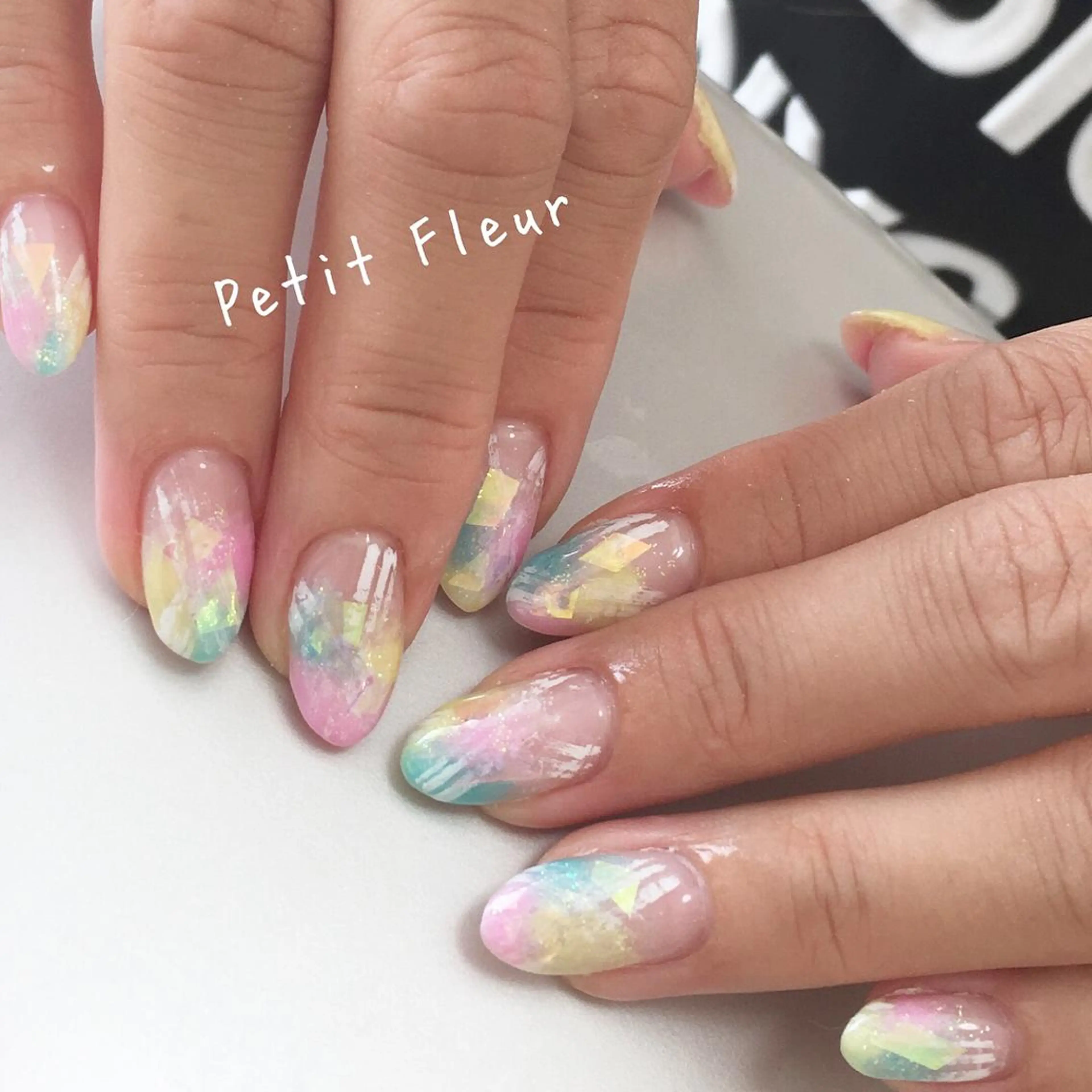 ネイル アートネイル ホログラムネイル キラキラネイル ラメ(グリッター) シンプルネイル Petit Fleur所属・青柳 亜梨奈のマツエク・マツパデザイン