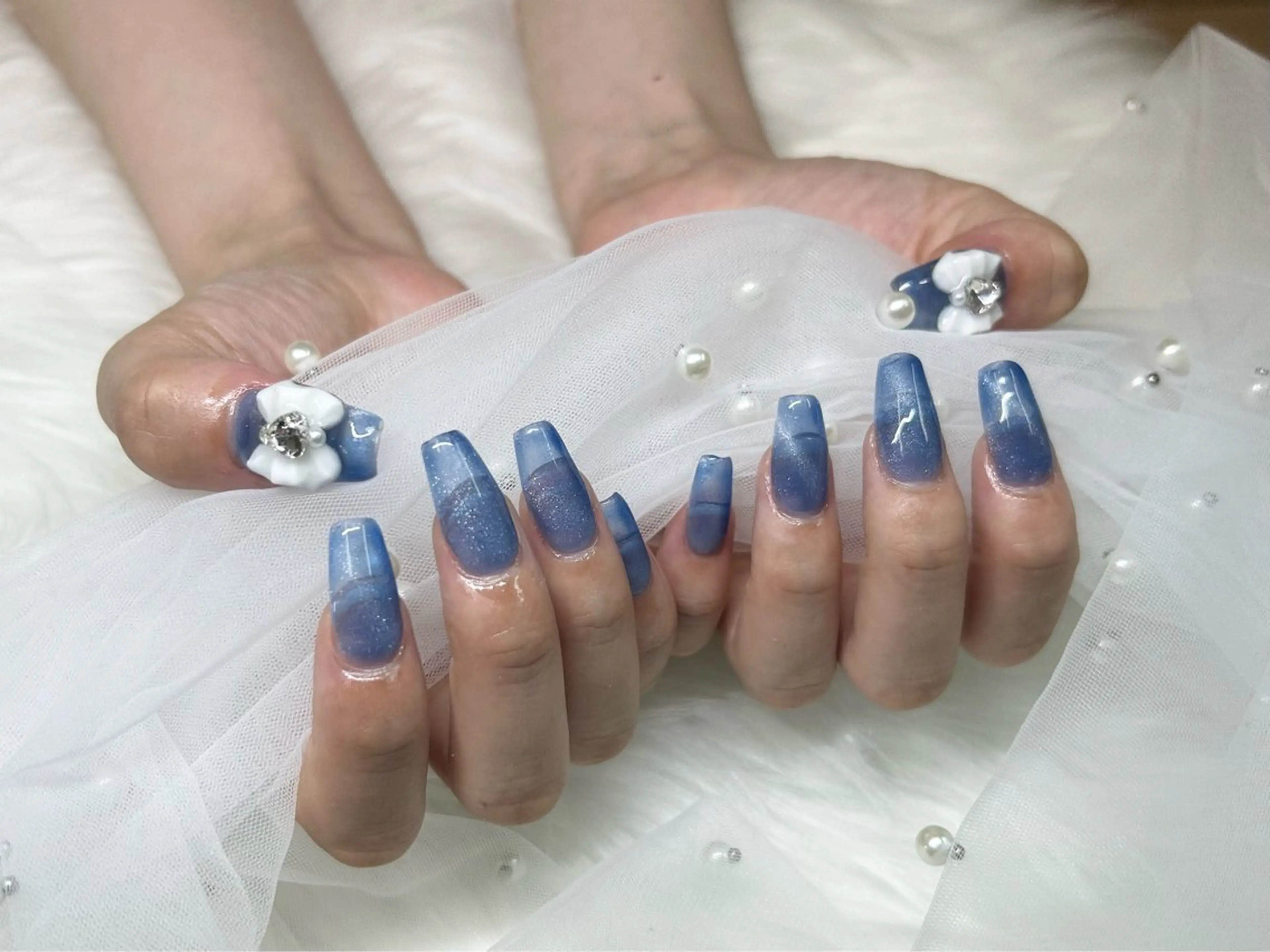 ネイル 長さ出し 韓国ネイル マグネットネイル リボン ワンホンネイル Lusso Nozomiのネイルデザイン