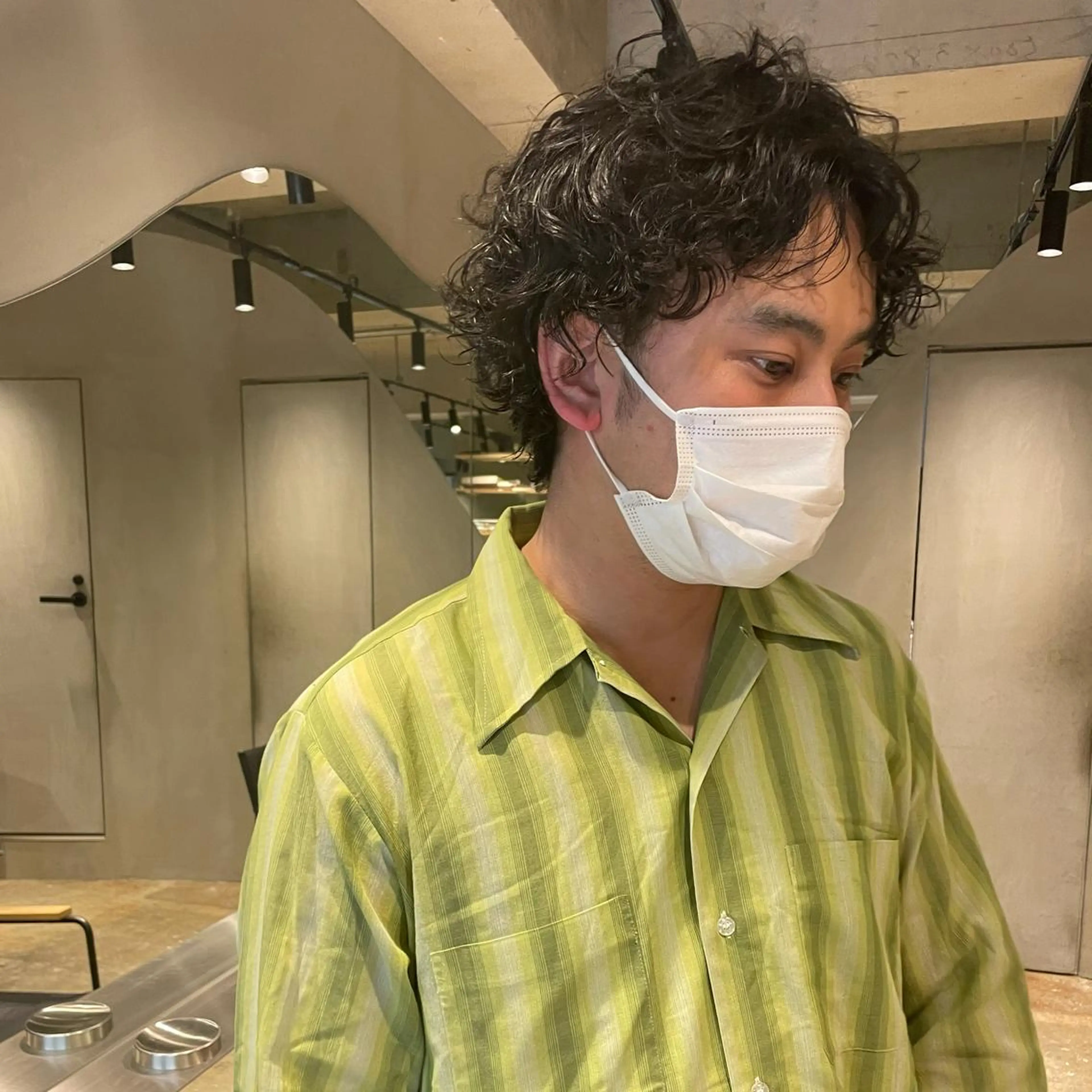 パーマ メンズ ショートボブ メンズブリーチ メンズデザインカット フェードカット メンズハイライト カット パーマ 🌈圧倒的デザイン パーマ　関和希のヘアスタイル