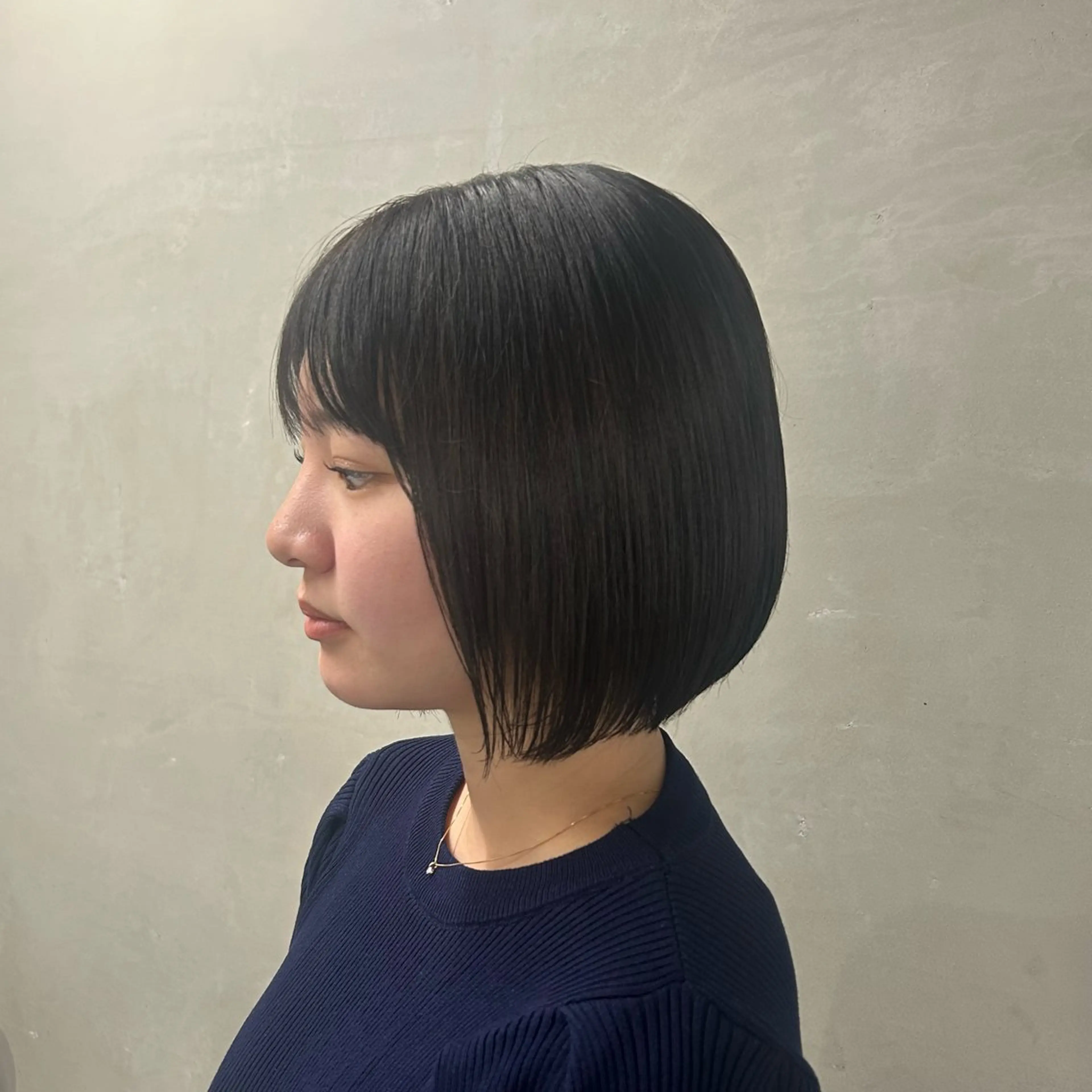 ミディアム カラー 黒髪 Something MOMOKAのヘアスタイル