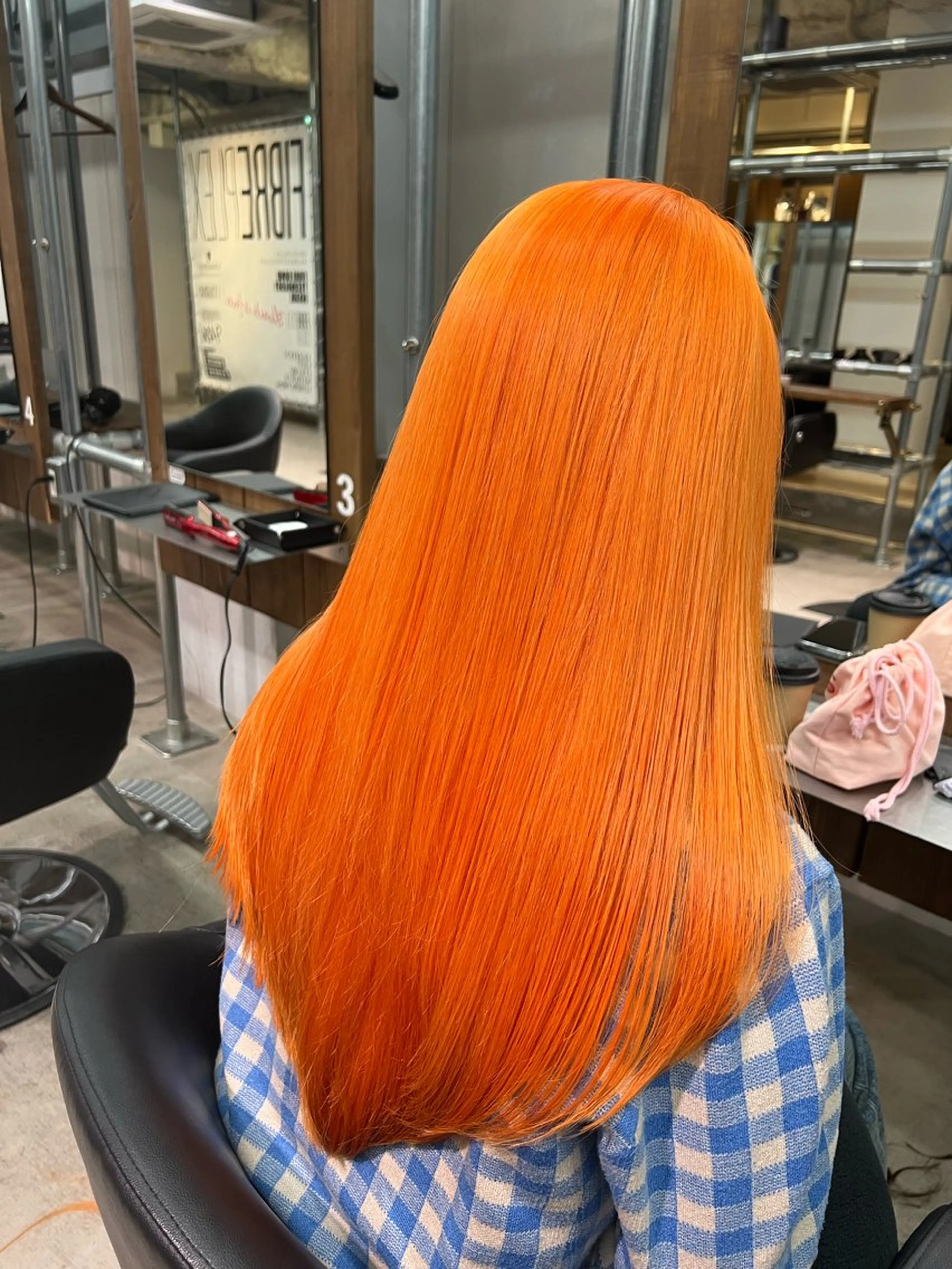 ロング カラー オレンジ 透明感カラー/レイヤ ーhinata.のヘアスタイル