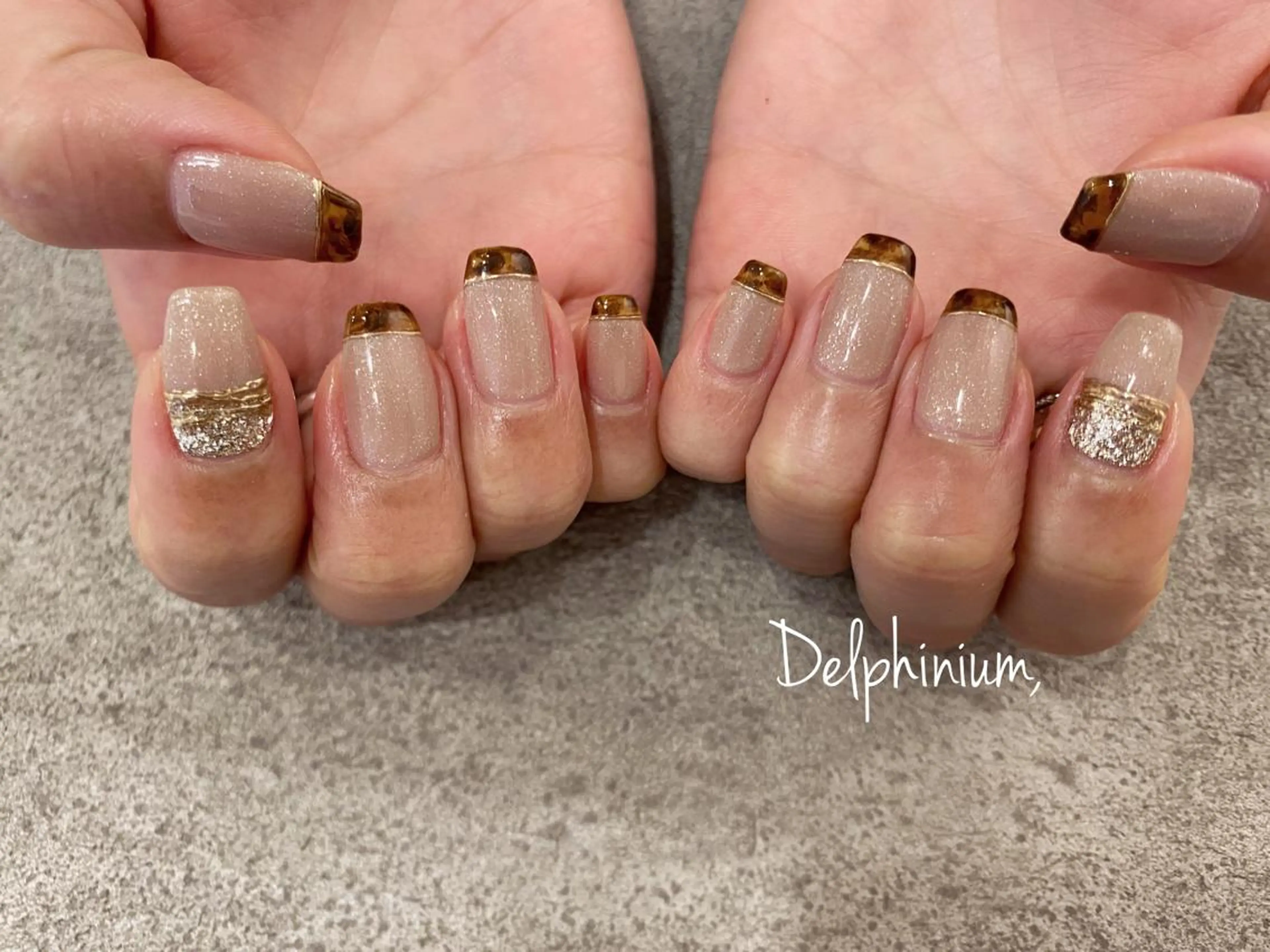 ネイル べっ甲ネイル カジュアル ハンドネイル 岡本 友恵のネイルデザイン