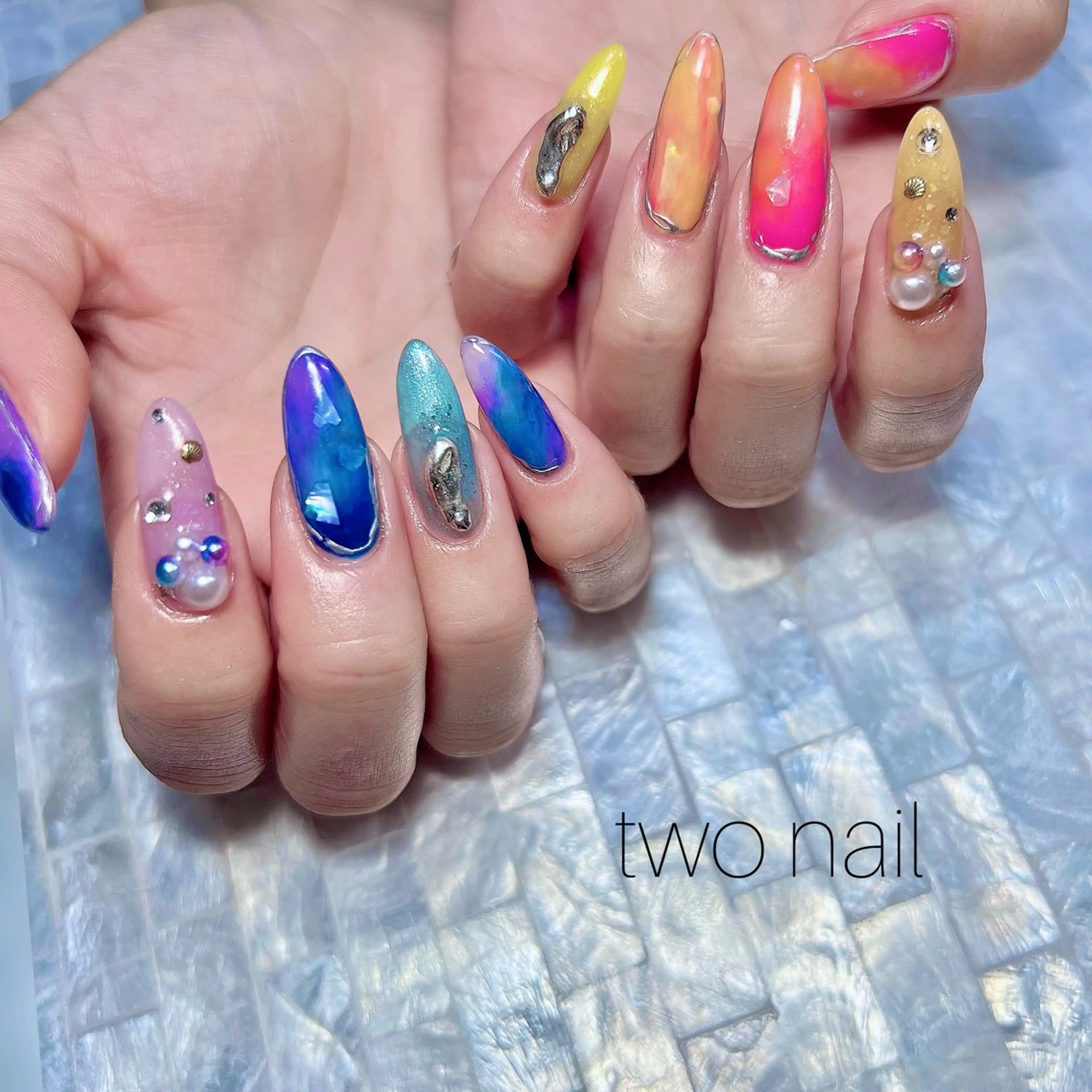 ネイル ネイルチップ ホワイト ハンドネイル two nailのネイルデザイン