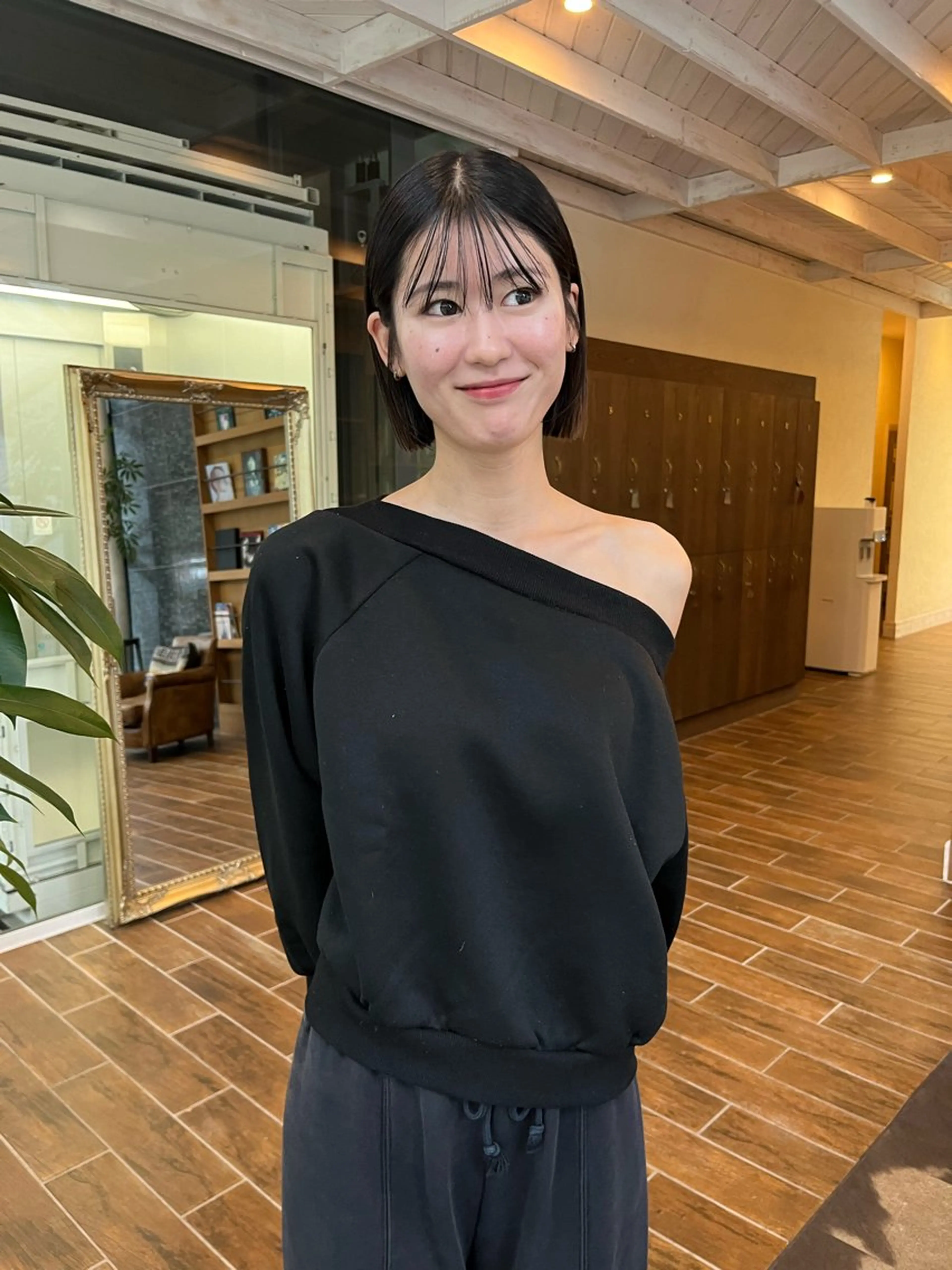 ミディアム カット そね こまちのヘアスタイル