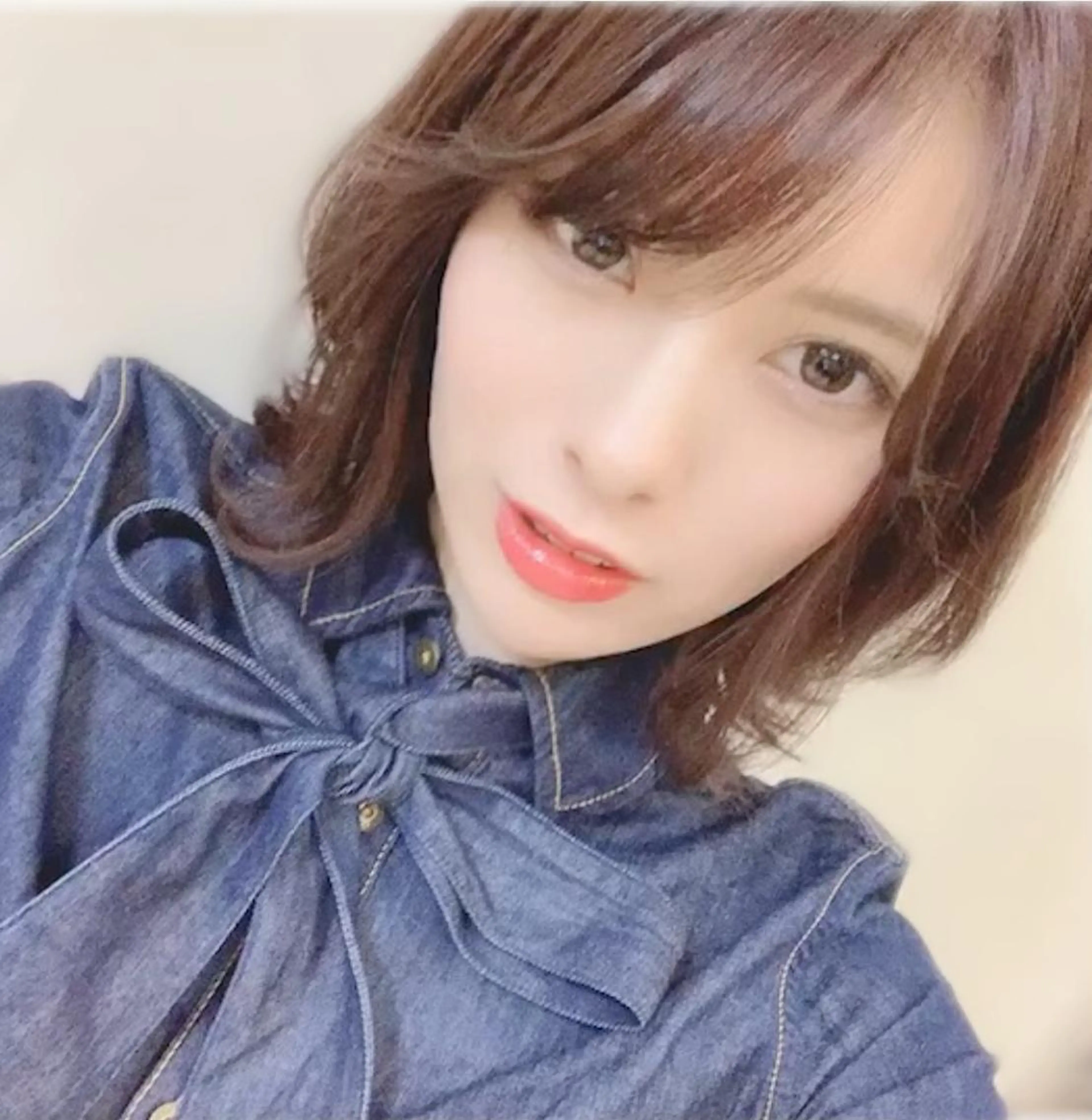 ミディアム 韓国レイヤー外国人風 透明感カラー髪質改善のヘアスタイル