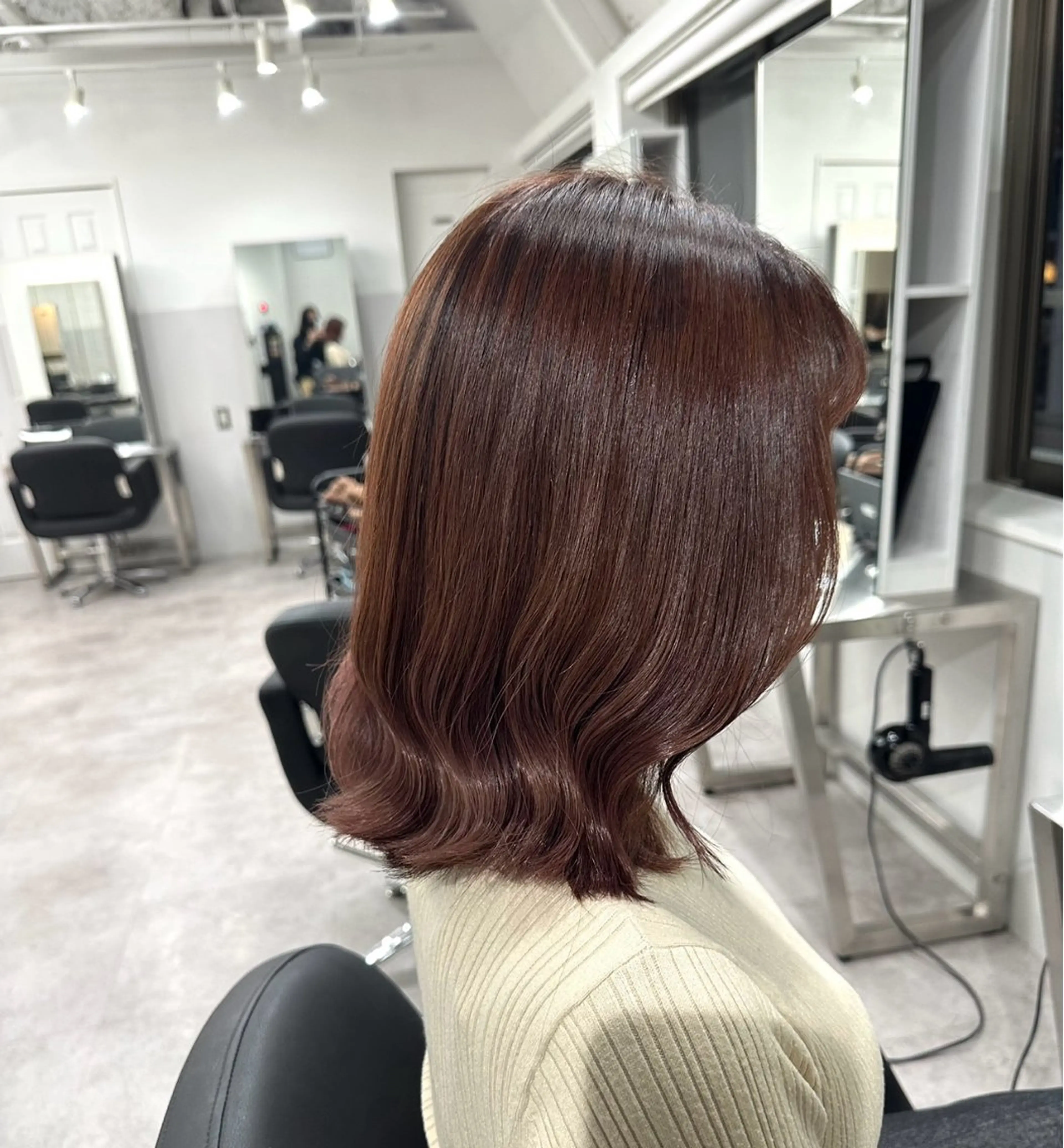 ミディアム ヘアカラー トリートメント 猿渡 竜司｜透明感 カラー×レイヤーのヘアスタイル