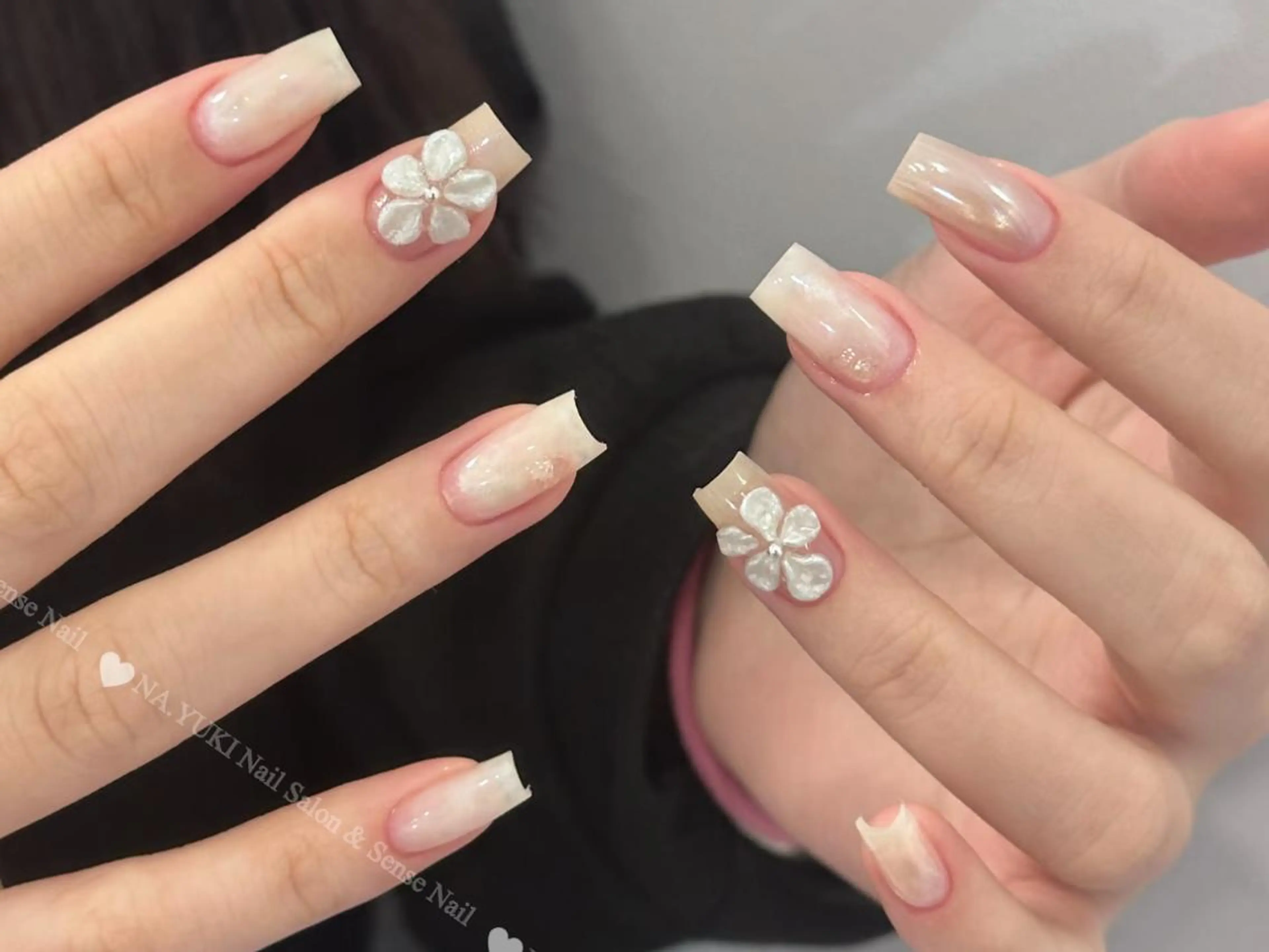 ネイル ガーリー ミディアムネイル ニュアンスネイル ネイルチップ ホワイト ハンドネイル ハンドケア 💗NA.YUKI NAIL💗のネイルデザイン