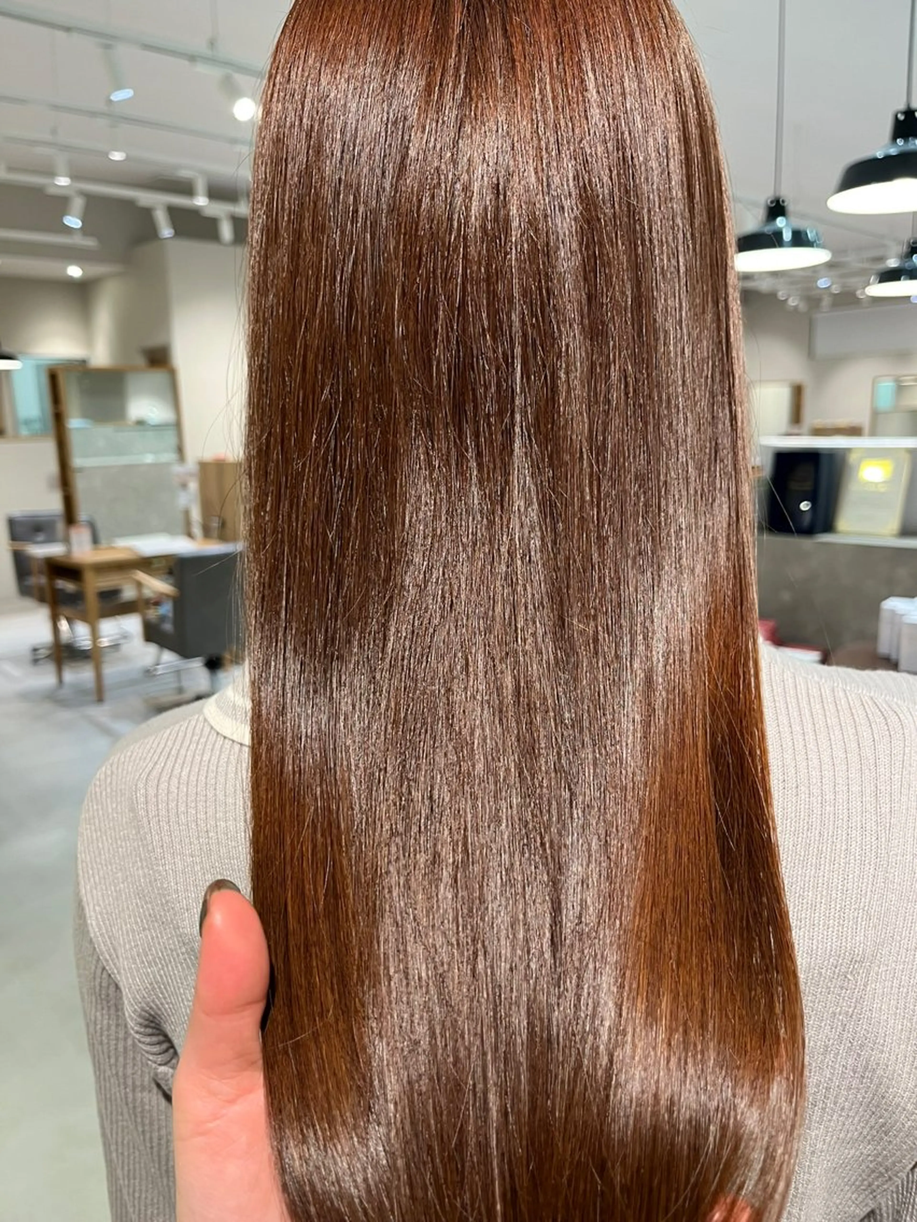 カラー 森 理音のヘアスタイル