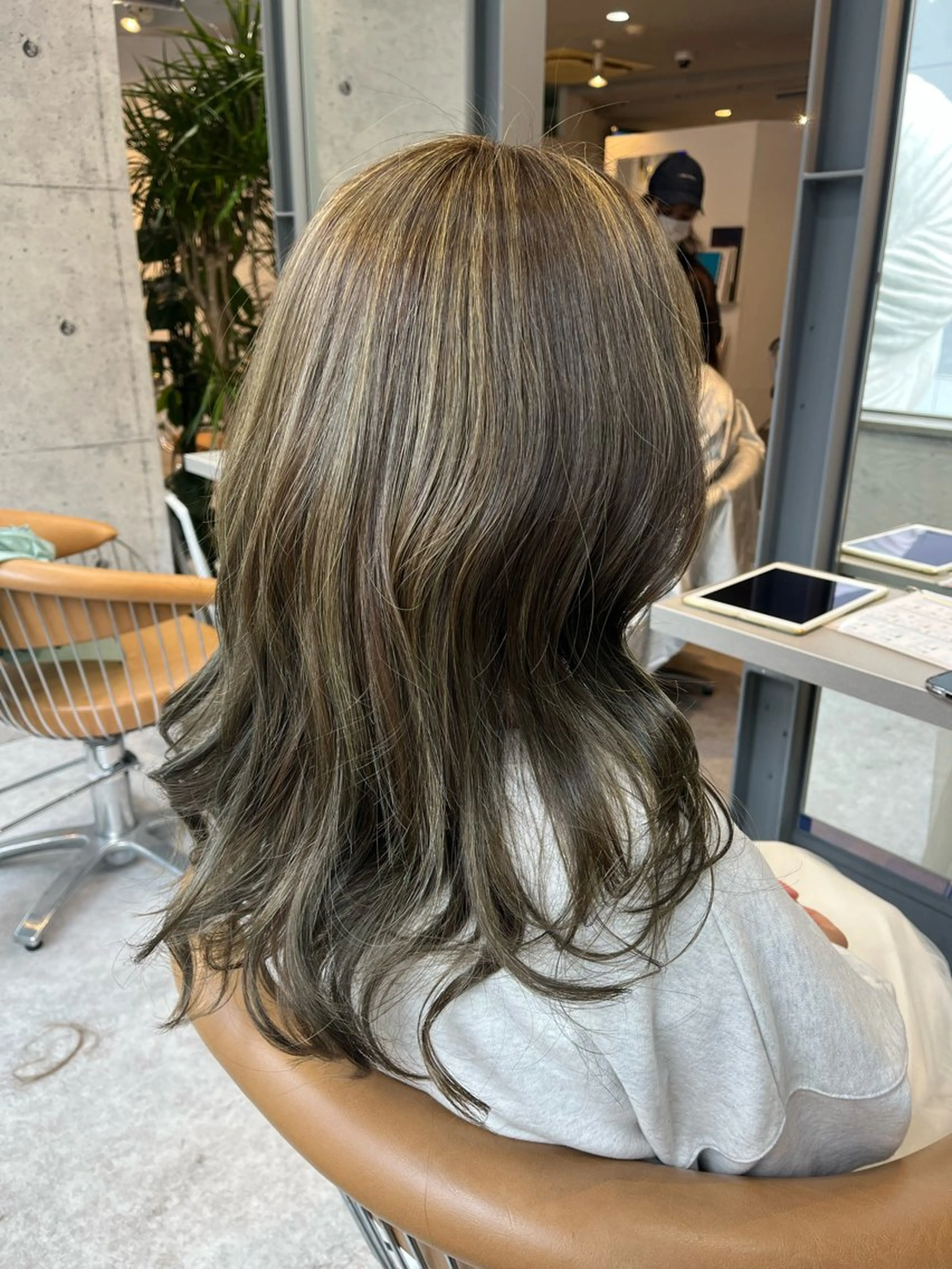 ロング カラー カット ヘアカラー トリートメント うしだ かおるのヘアスタイル