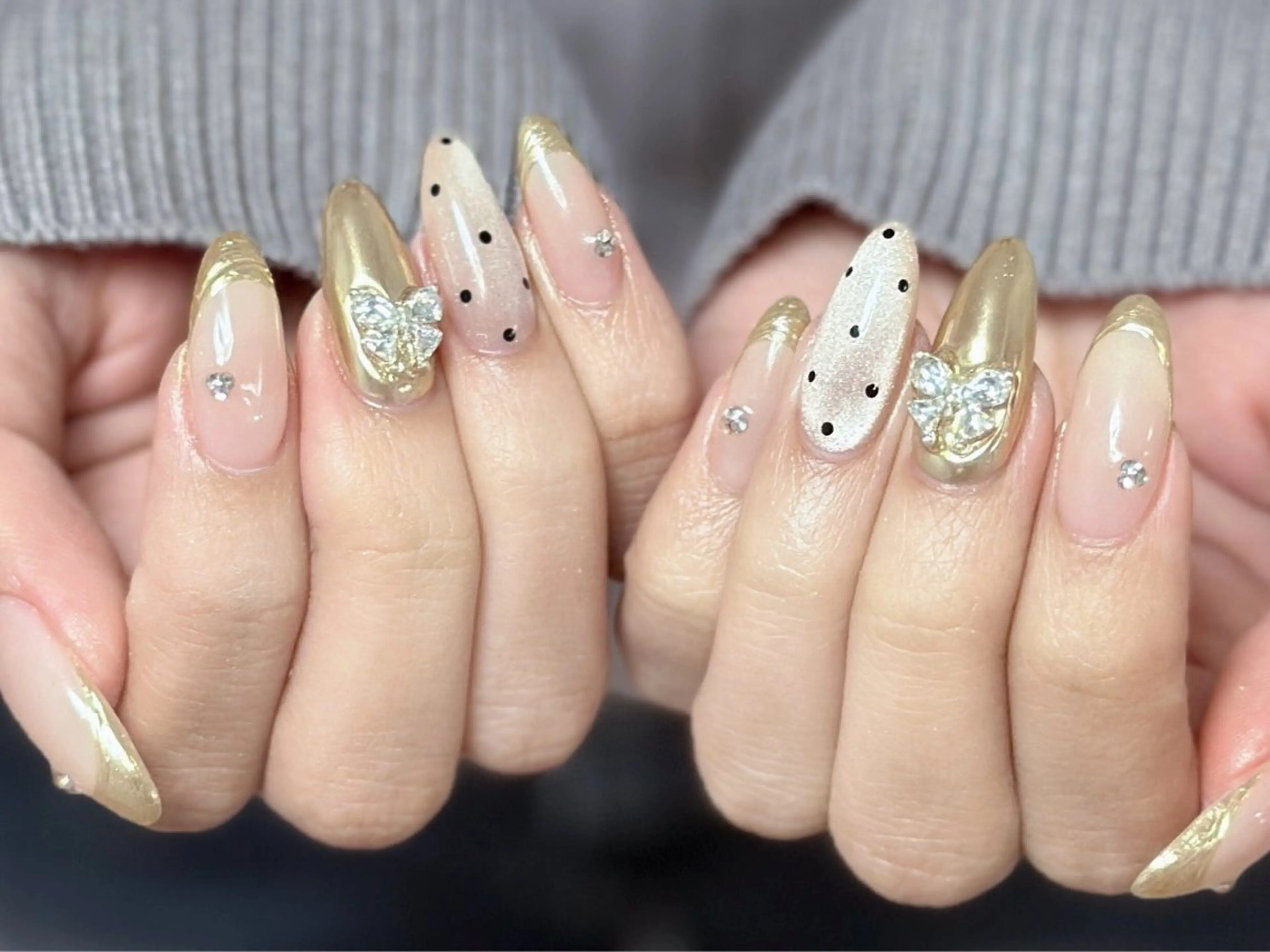 ネイル アートネイル オーロラネイル チークネイル フレンチネイル ガラスフレンチ 🎀YooLi Nail salonのネイルデザイン