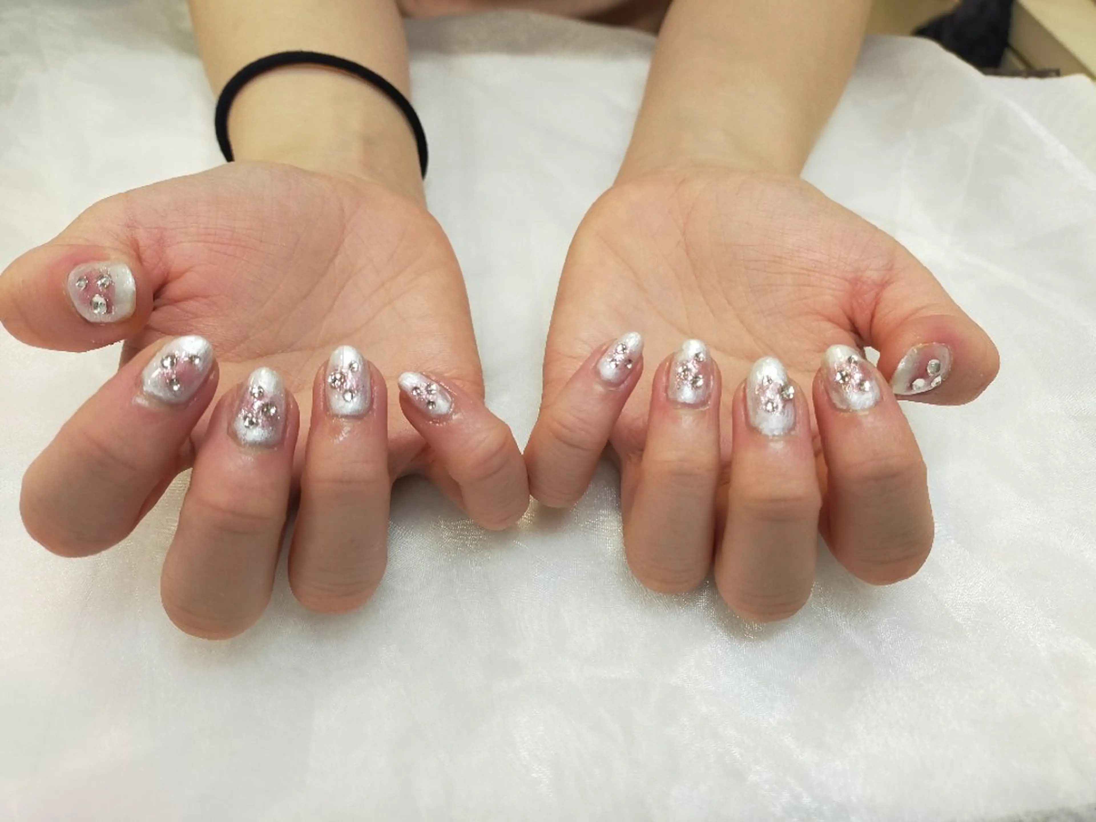 ネイル チークネイル キラキラネイル maruyasu. yのネイルデザイン