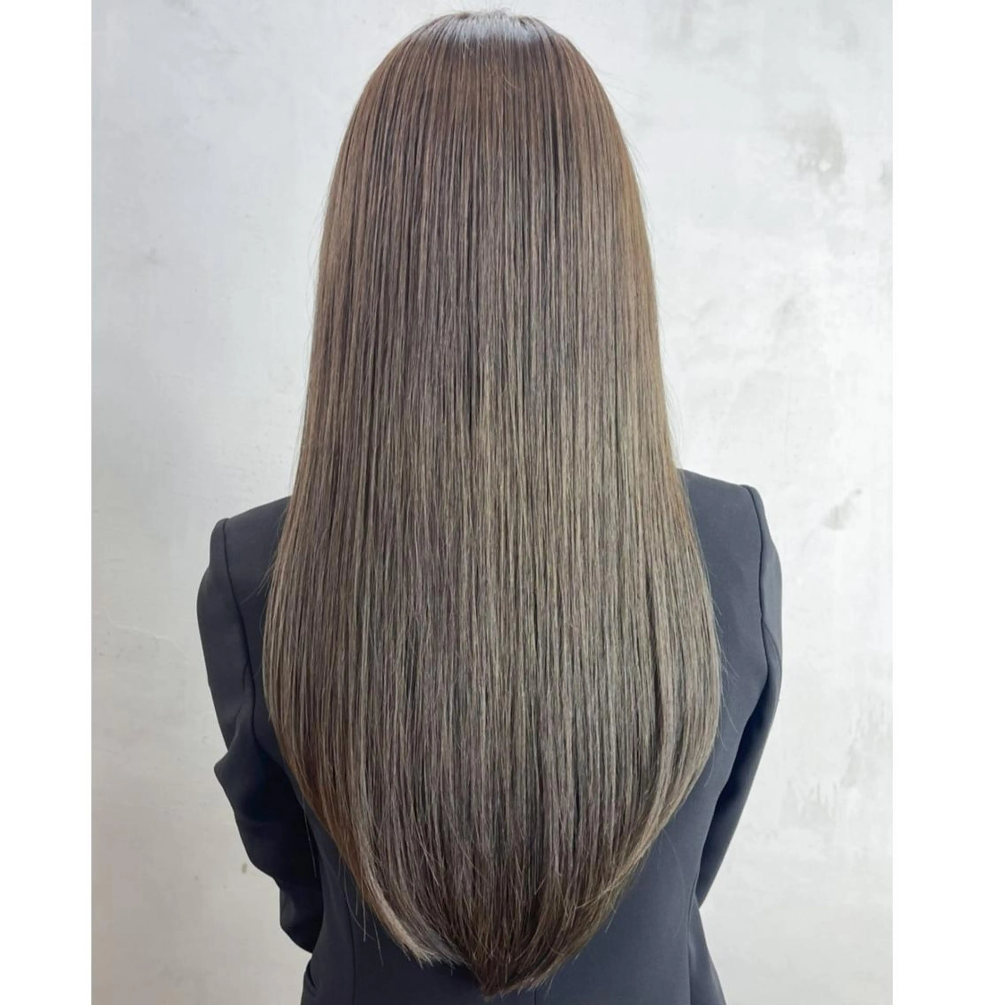 カラー ロング グレージュ オリーブグレージュ オリーブグレー カット 縮毛矯正 トリートメント ITbyALBUM 藤沢店のヘアスタイル