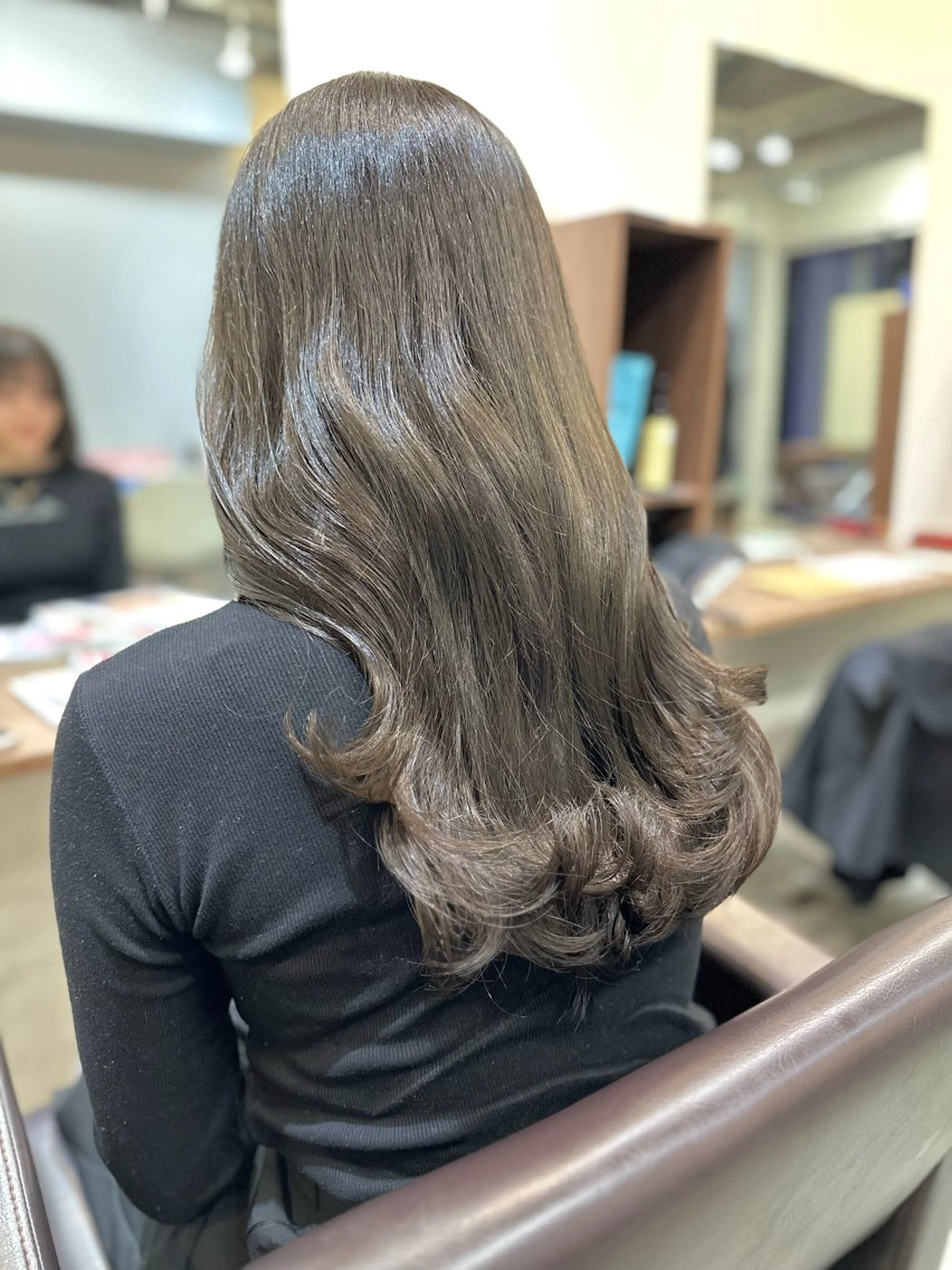 ロング カラー カット ヘアカラー トリートメント ヘッドスパ 巻けるケア縮毛矯正✨ ケアカラー✨山下のヘアスタイル