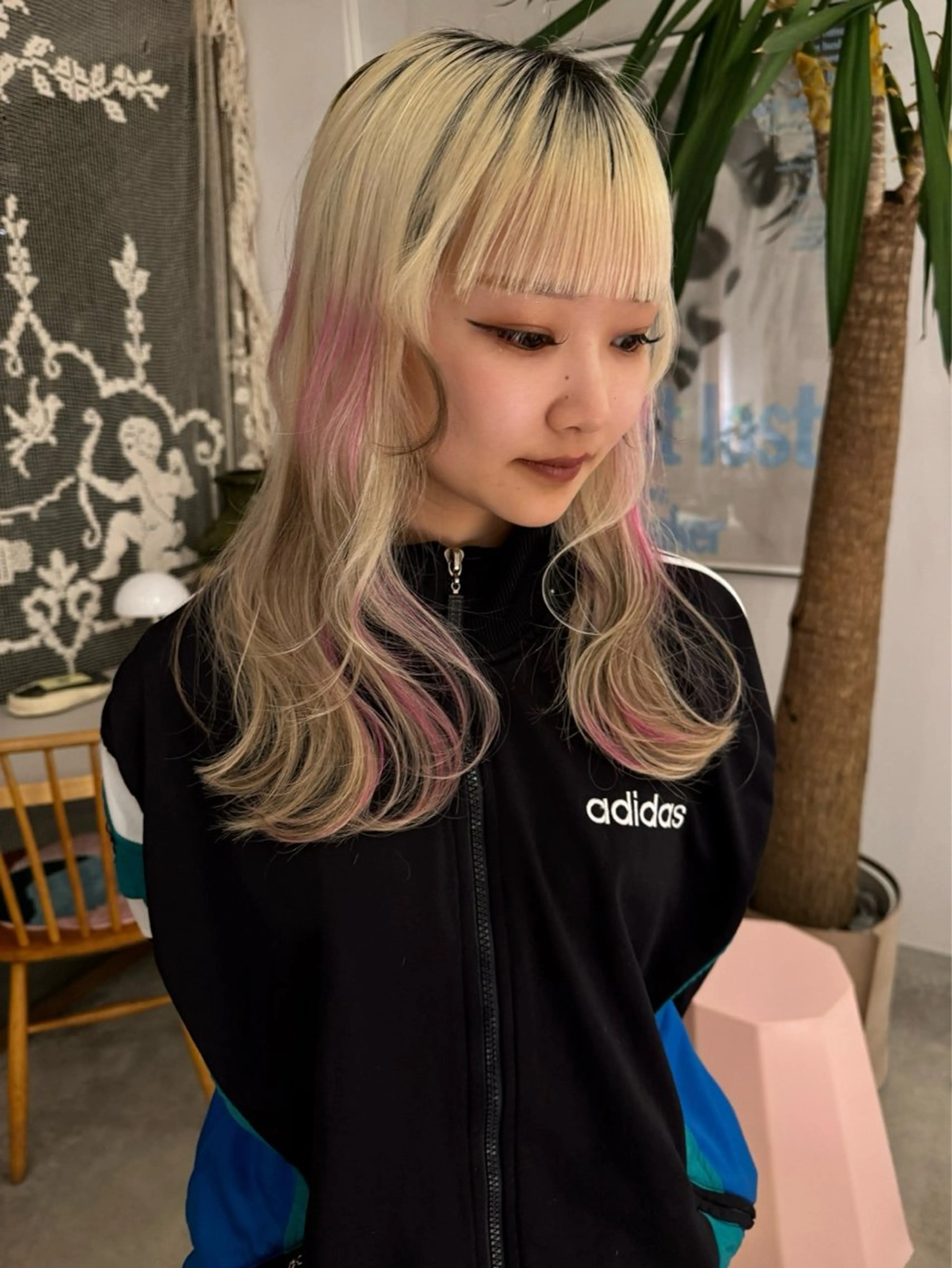 カット＋ケアブリーチ＋プレミアムケアカラーの写真