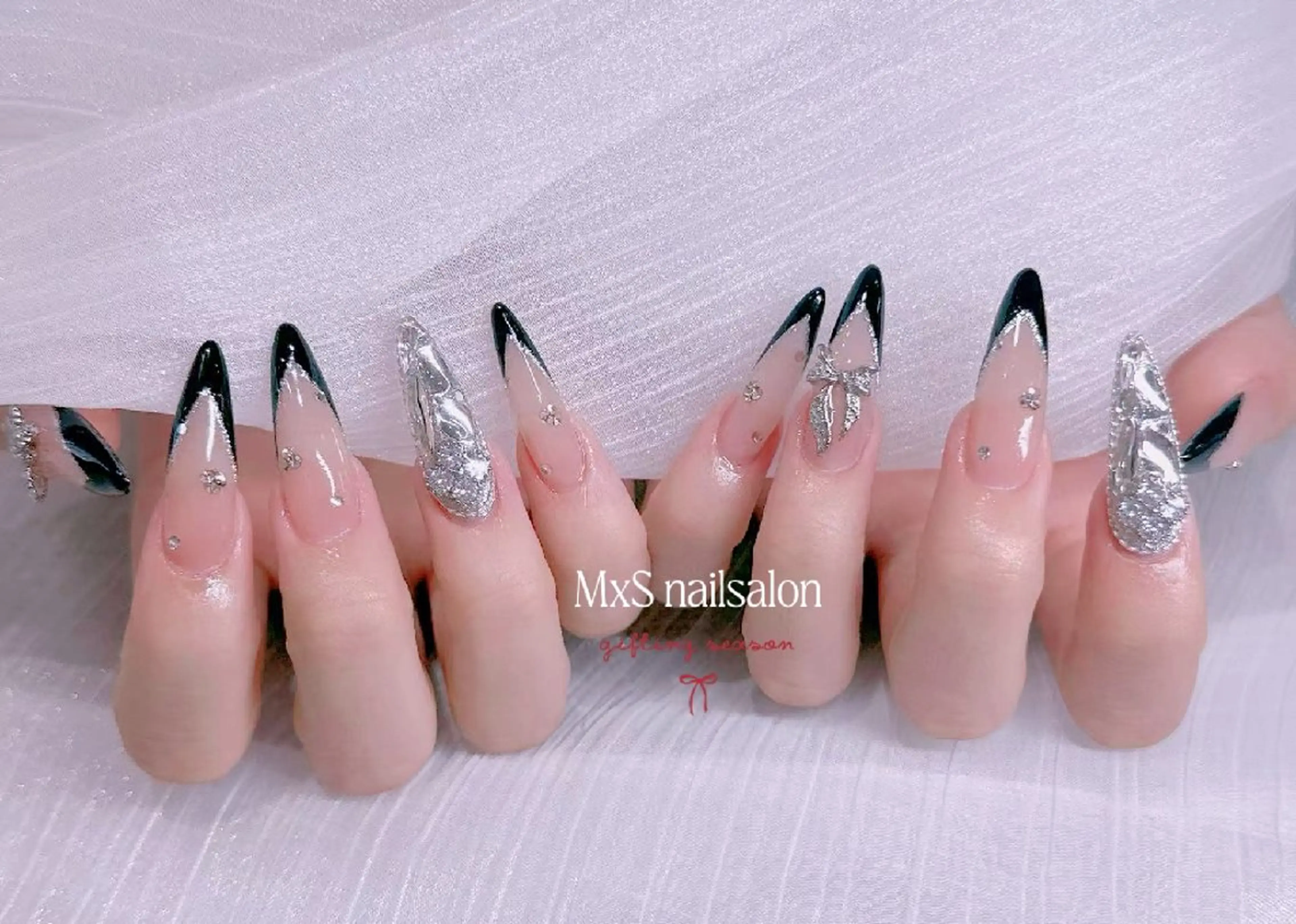 ネイル ジェルネイル 韓国ネイル マグネットネイル パラジェル ワンホンネイル ハンドネイル MxS Nail 【長さだし/フィルイン/マグネット/ワンホンネイル/韓国ネイル/パラジェル】所属・M×S Nail みなのネイルデザイン