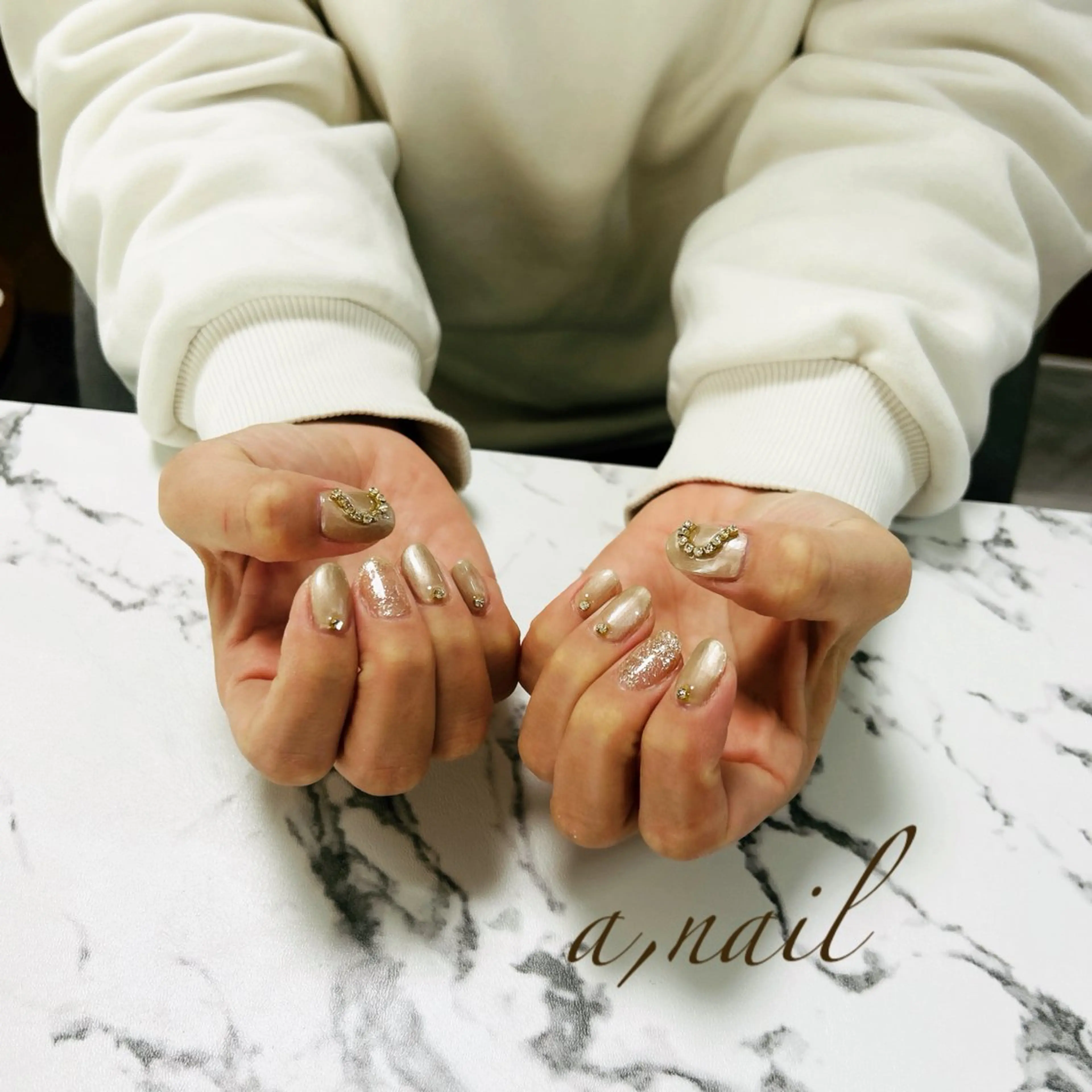 ネイル フットネイル ジェルネイル グラデーション ハート キラキラネイル ハンドネイル ネイルサロン エーネイルのネイルデザイン