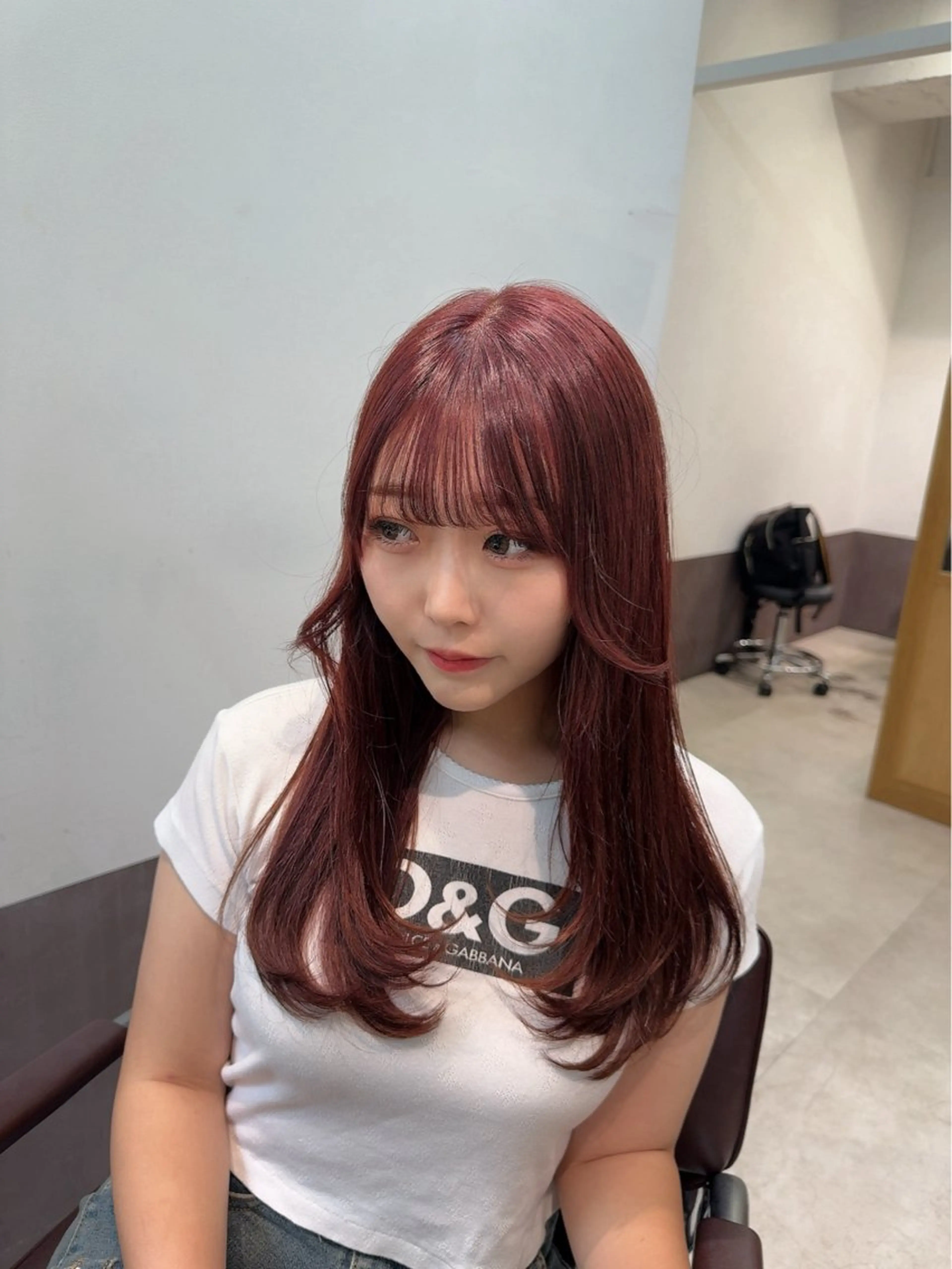 ミディアム ピンクブラウン レイヤーカット ヘアカラー トリートメント サロウィン新宿三丁目East所属・💕冬モテ×上品色気 モテヘア💕山田航介のヘアスタイル