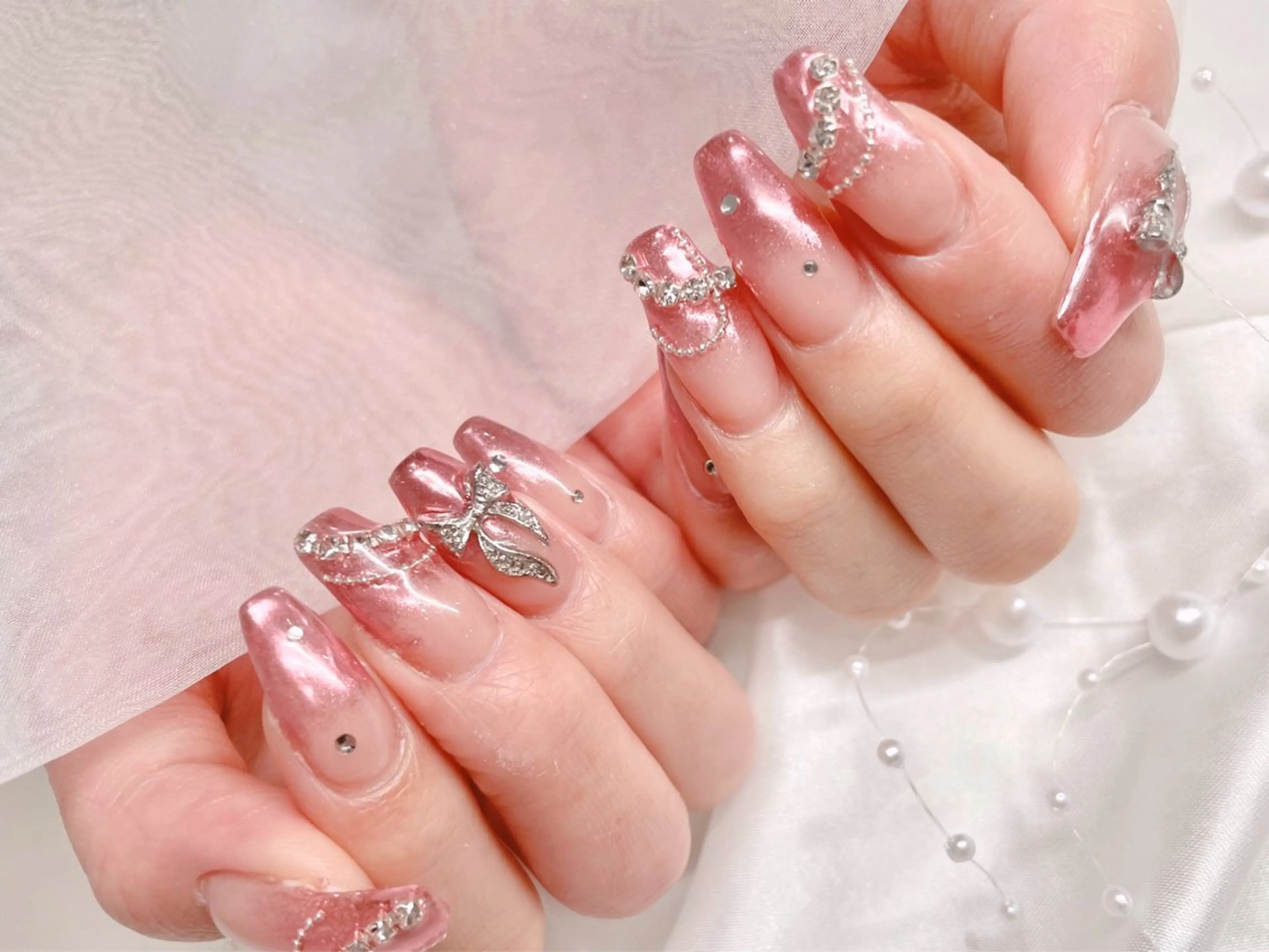 ネイル グラデーション ミラーネイル リボン ハンドネイル ゆりか ジョアアンジェ福島のネイルデザイン