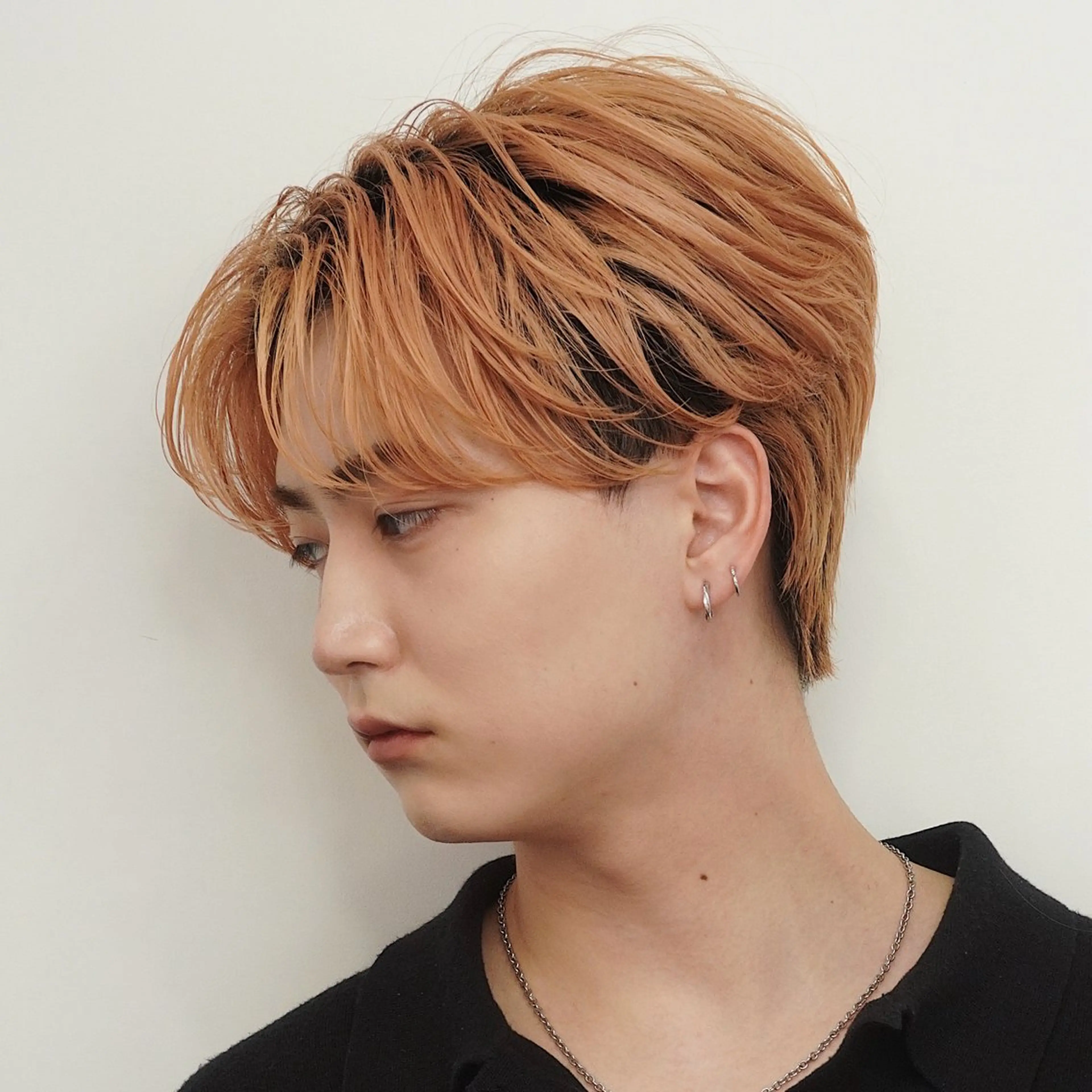 ショート ハイライト 韓国風ヘア レイヤーカット ショートヘア 縮毛矯正 カット ヘアカラー トリートメント 🫧 下島友弥 【メンズ特化美容師】のヘアスタイル