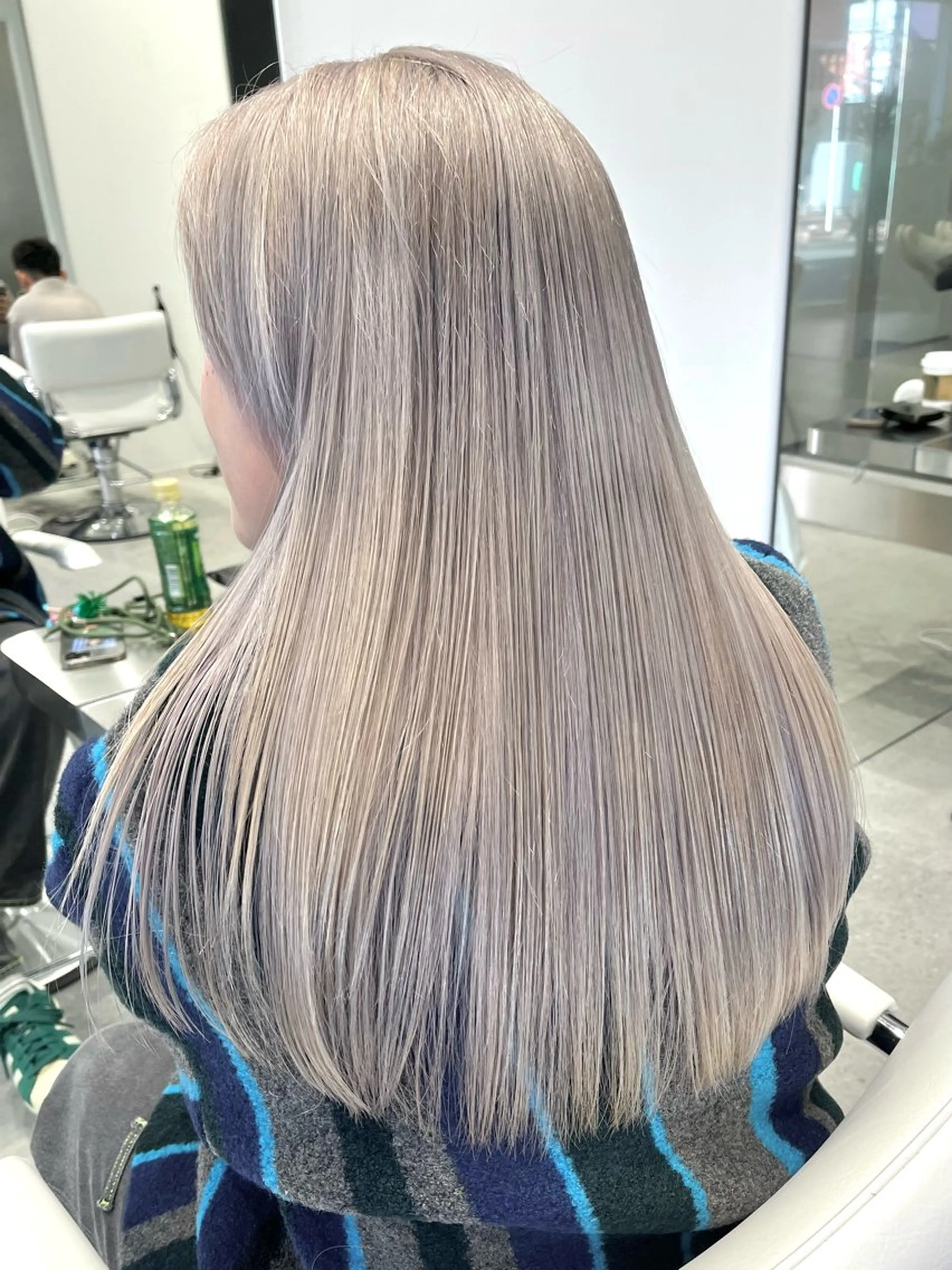 ロング カラー ハイトーンカラー iLi所属・iLi 《イリ》のヘアスタイル