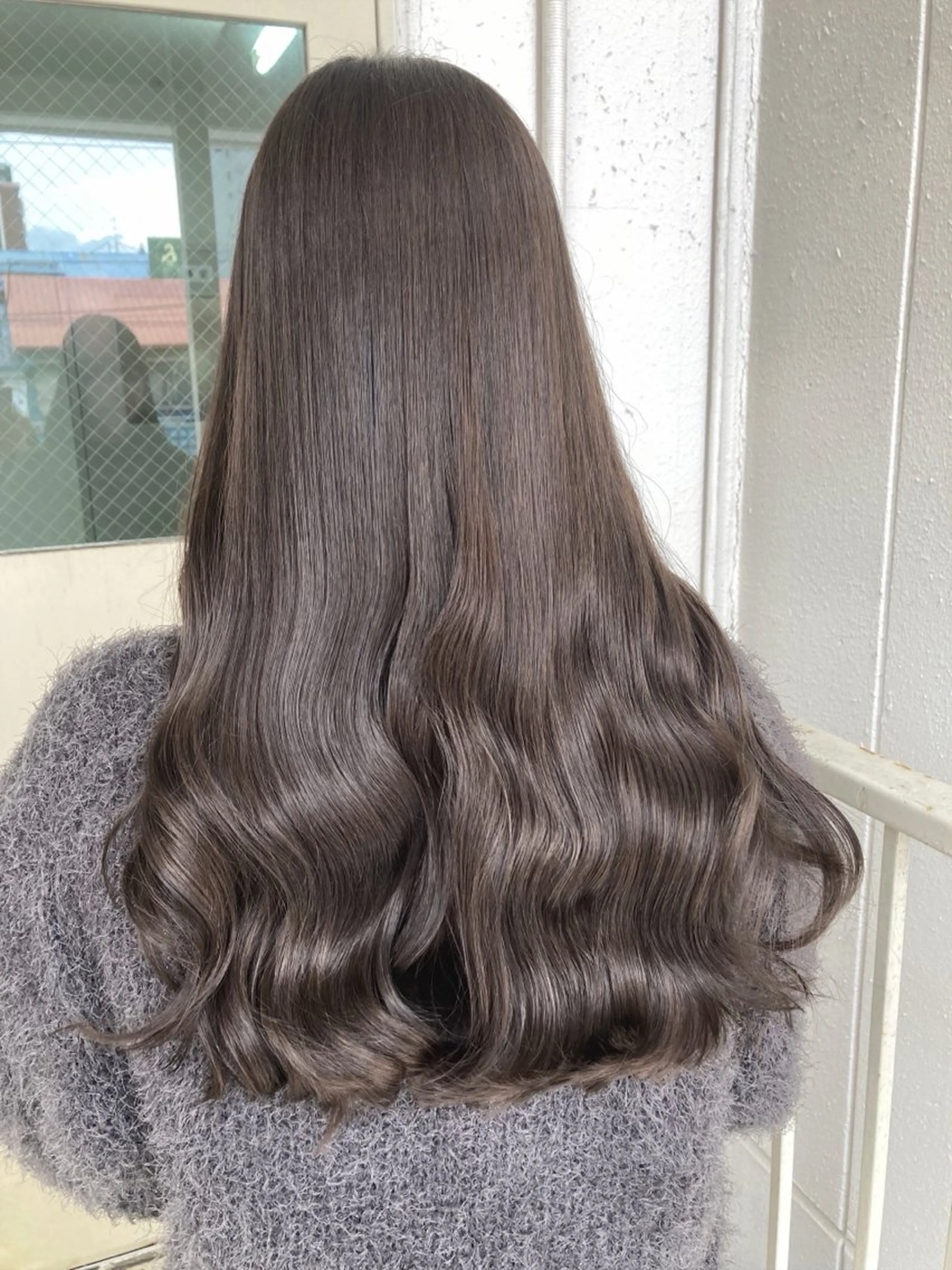 ロング roka ノゾミのヘアスタイル