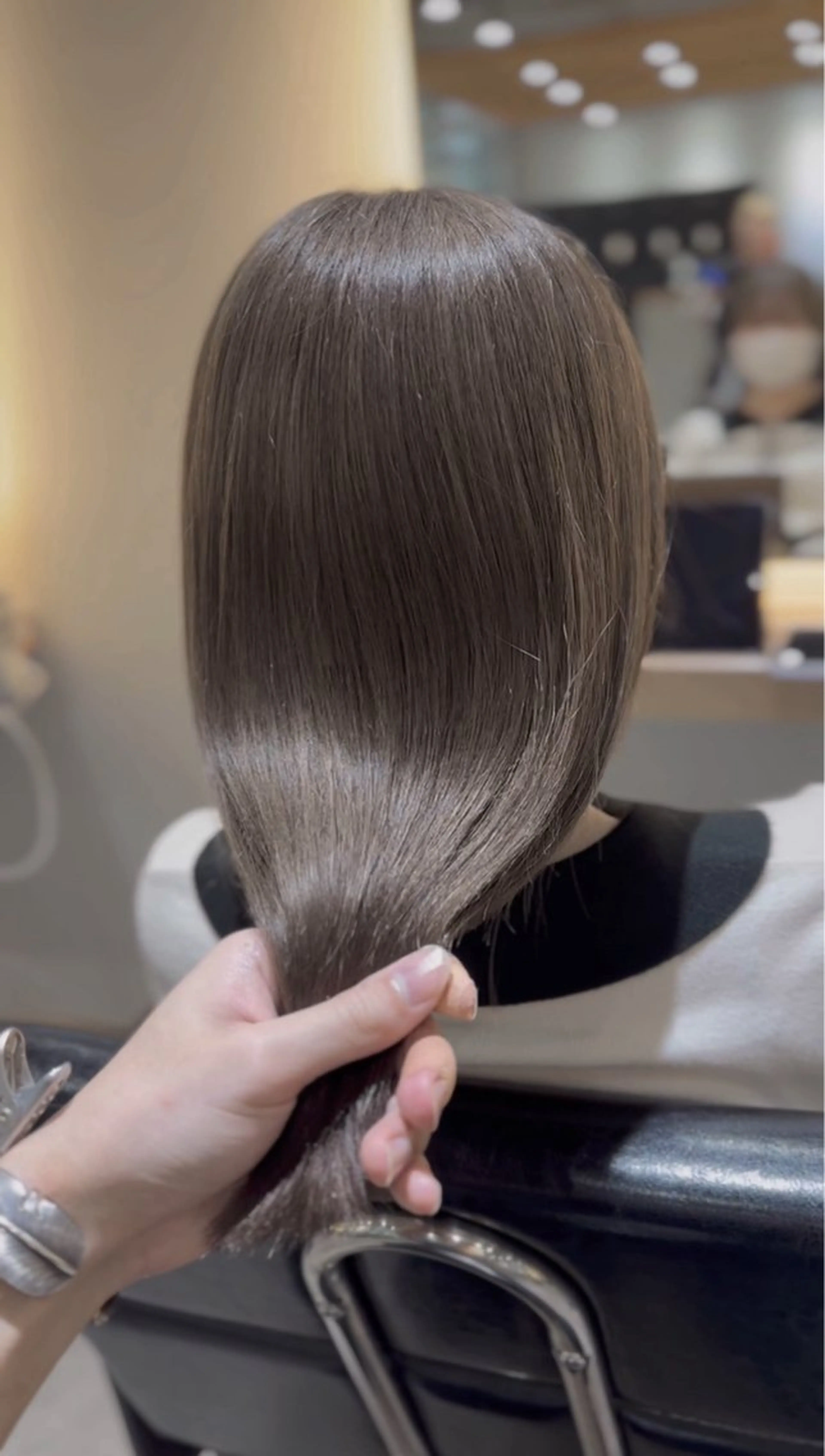 ミディアム カラー ブリーチ ケアブリーチ イヤリングカラー インナーカラー カット ヘアカラー トリートメント レイヤーカット/ ブリーチカラー/雅人のヘアスタイル