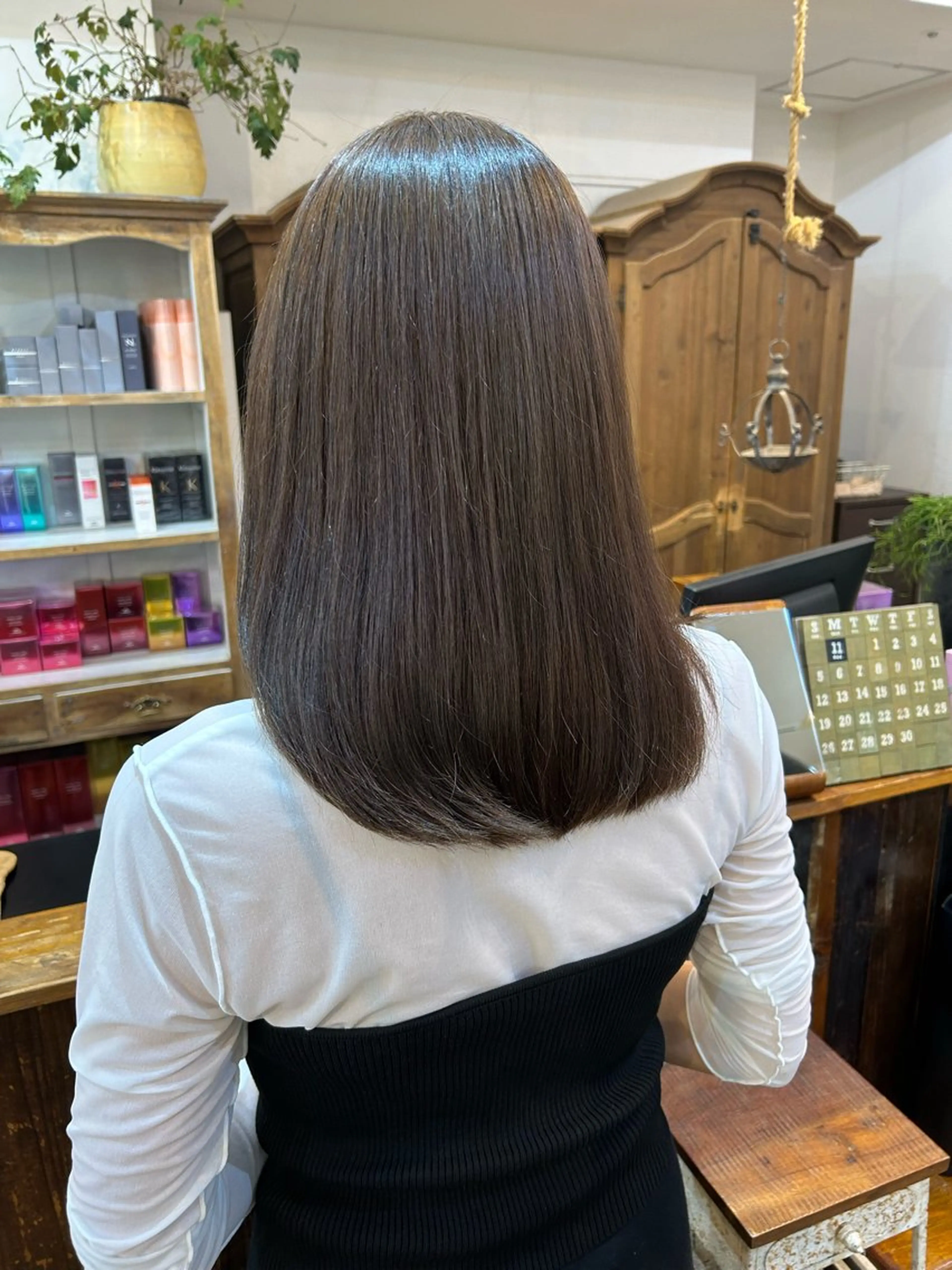 ミディアム カラー 高リピート/レイヤー 骨格似合わせ/色持ちのヘアスタイル