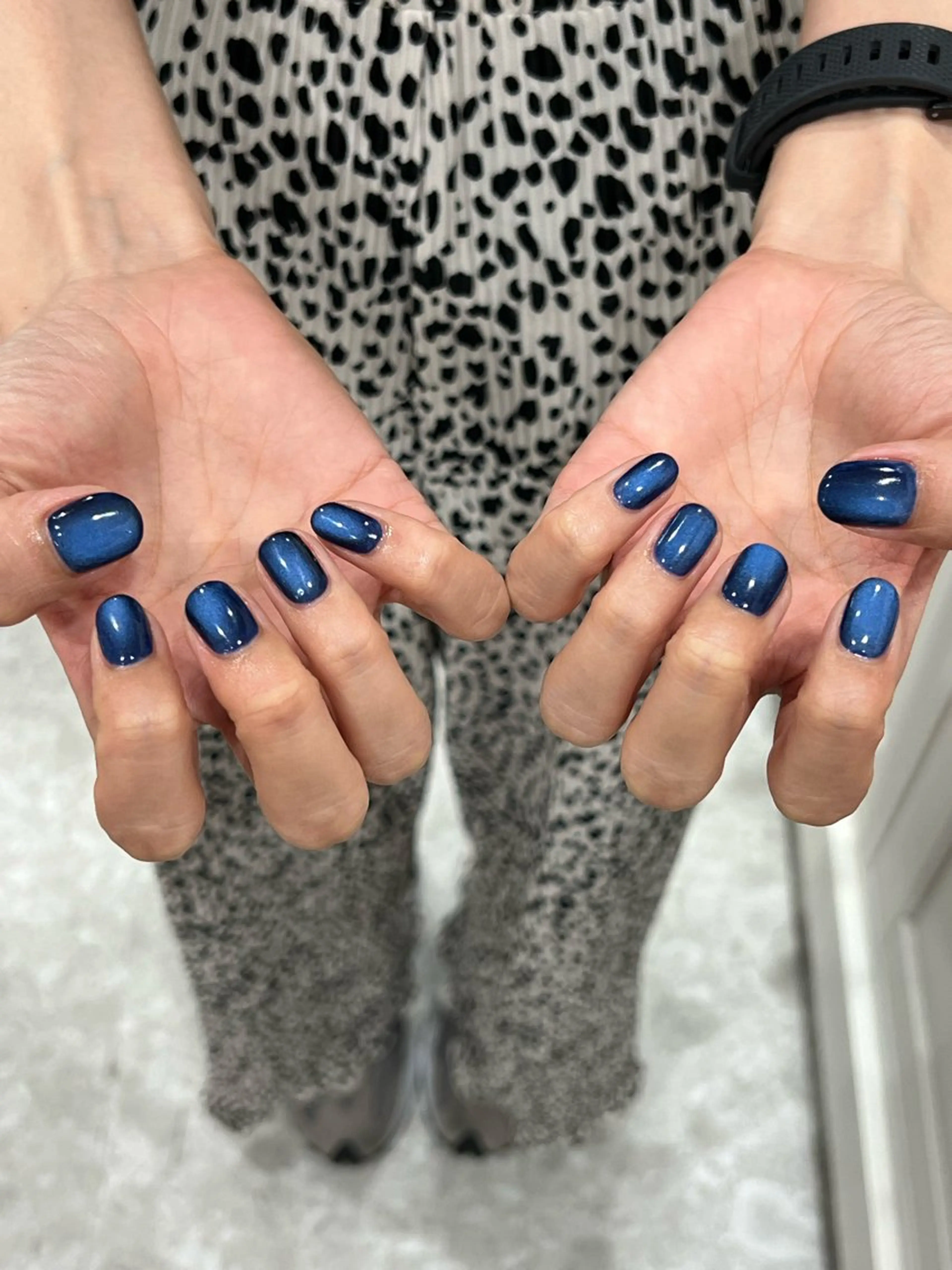 ネイル ブルー マグネットネイル マグネットワンカラー ワンカラーネイル J.O.NAILS所属・📍銀座 💅🏼yuriのネイルデザイン