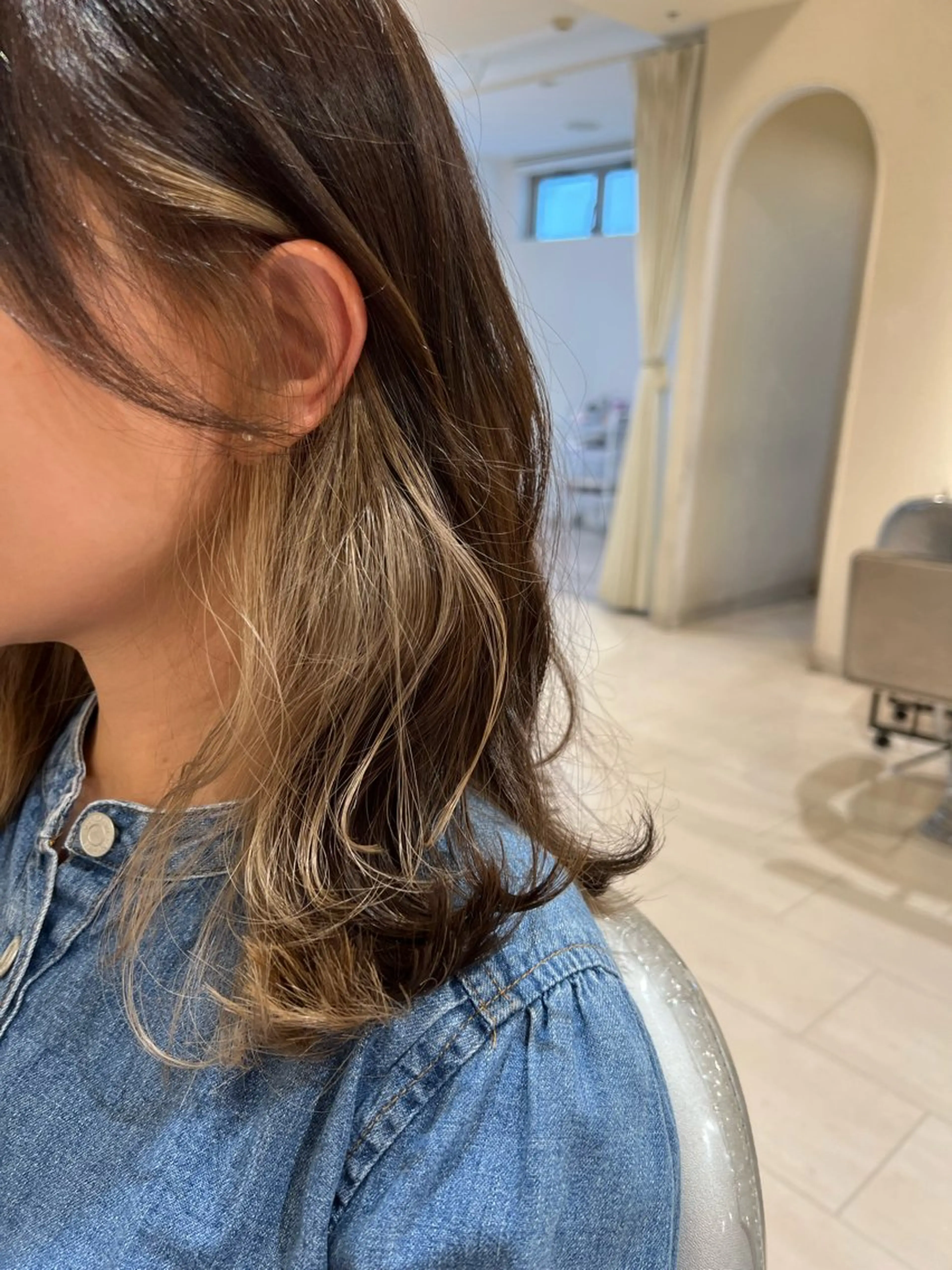 カラー 久永 菫のヘアスタイル