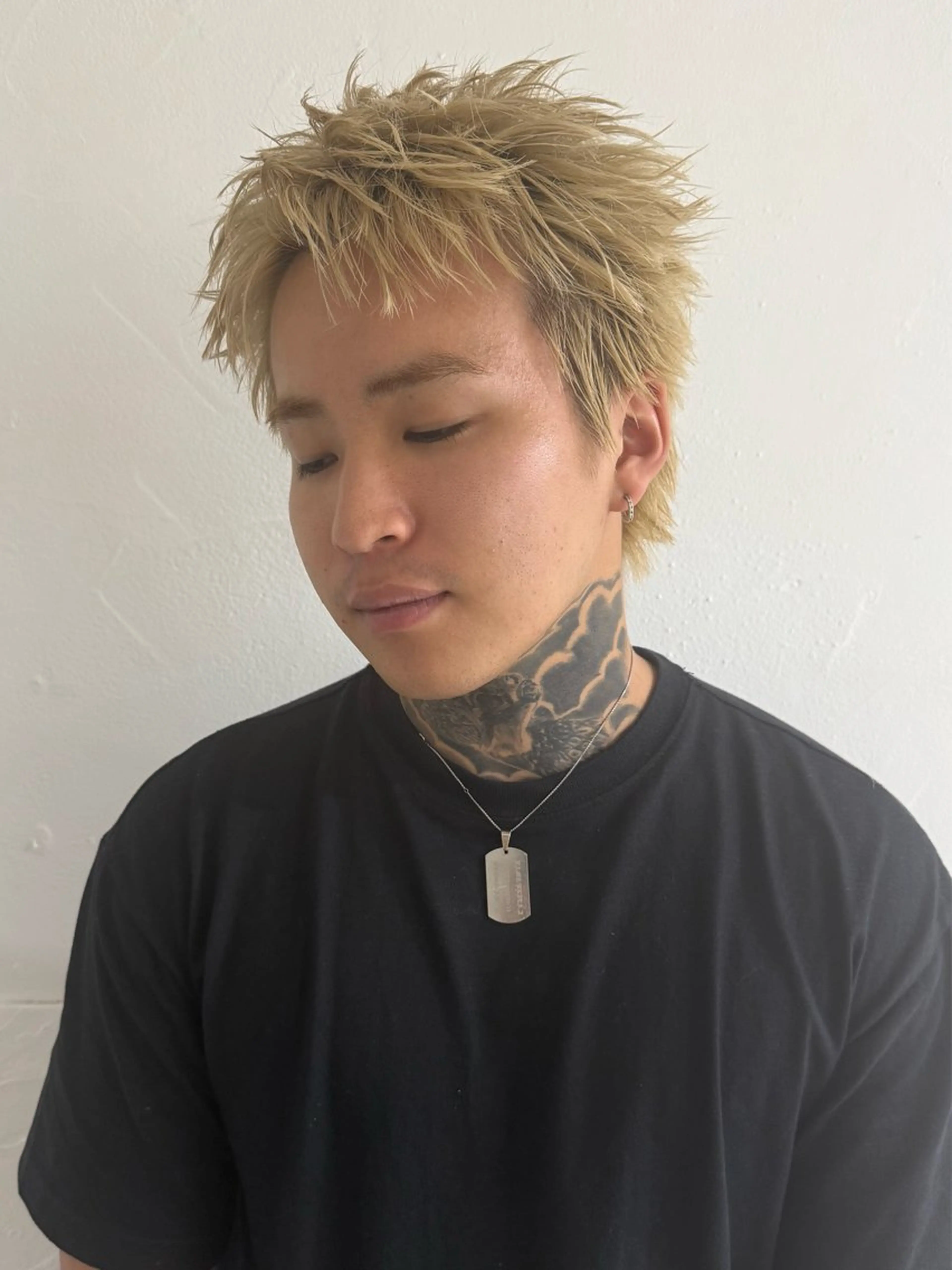 ショート パーマ メンズ メンズブリーチ カット ヘアカラー runsuns所属・ダウンパーマ スポットパーマ稲村のヘアスタイル