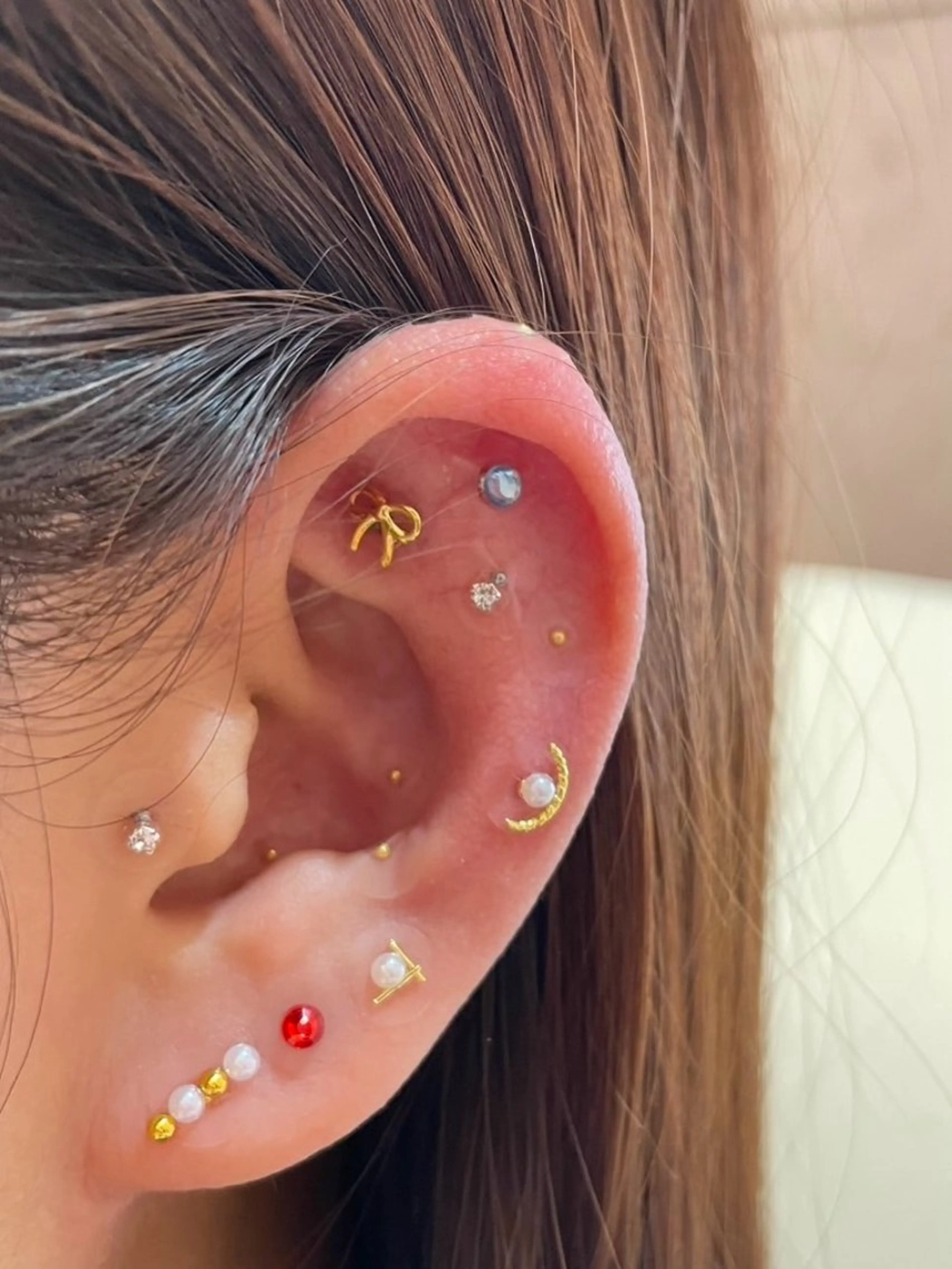 耳つぼジュエリー両耳で16粒の写真
