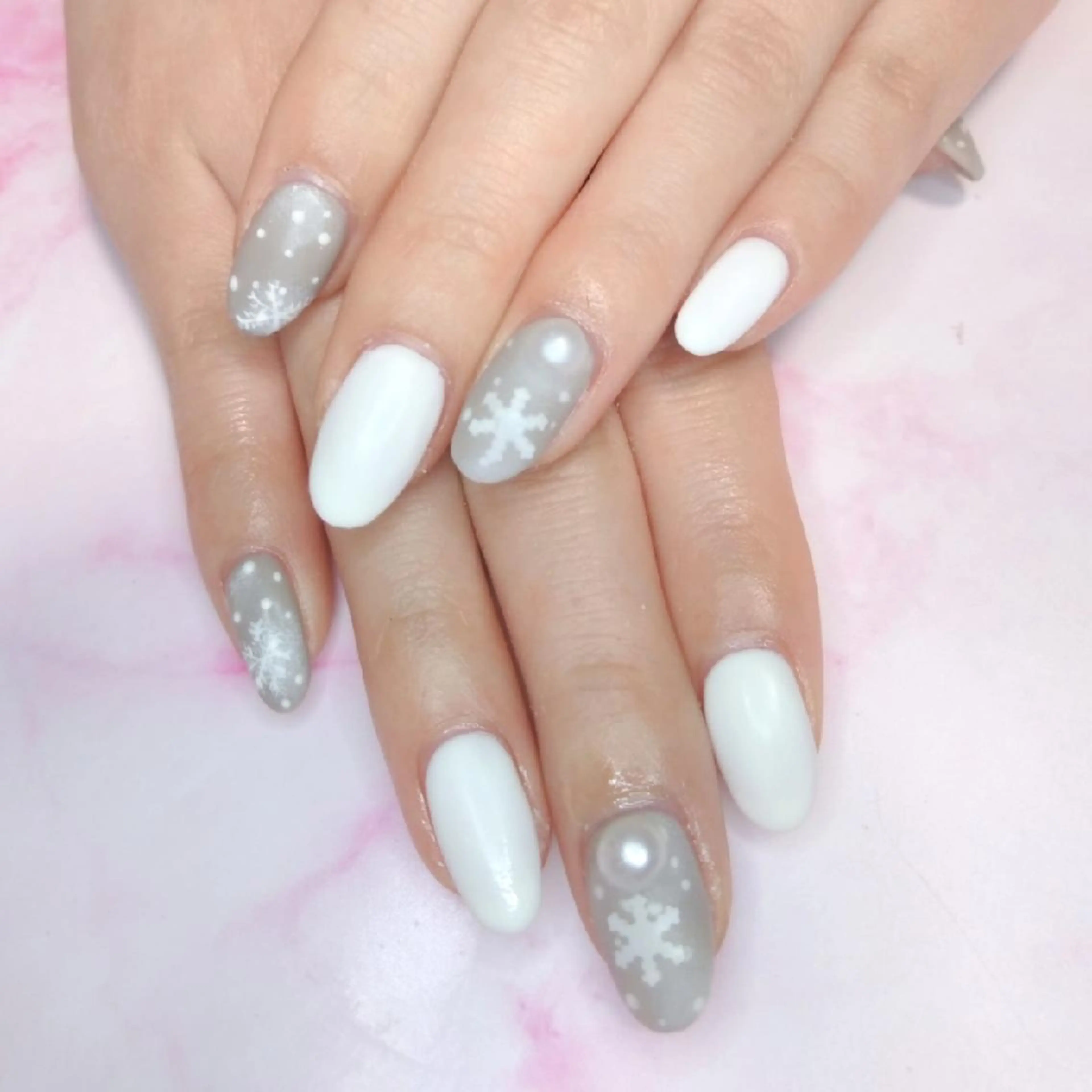 ネイル エステとネイル ローズコンフォートのネイルデザイン