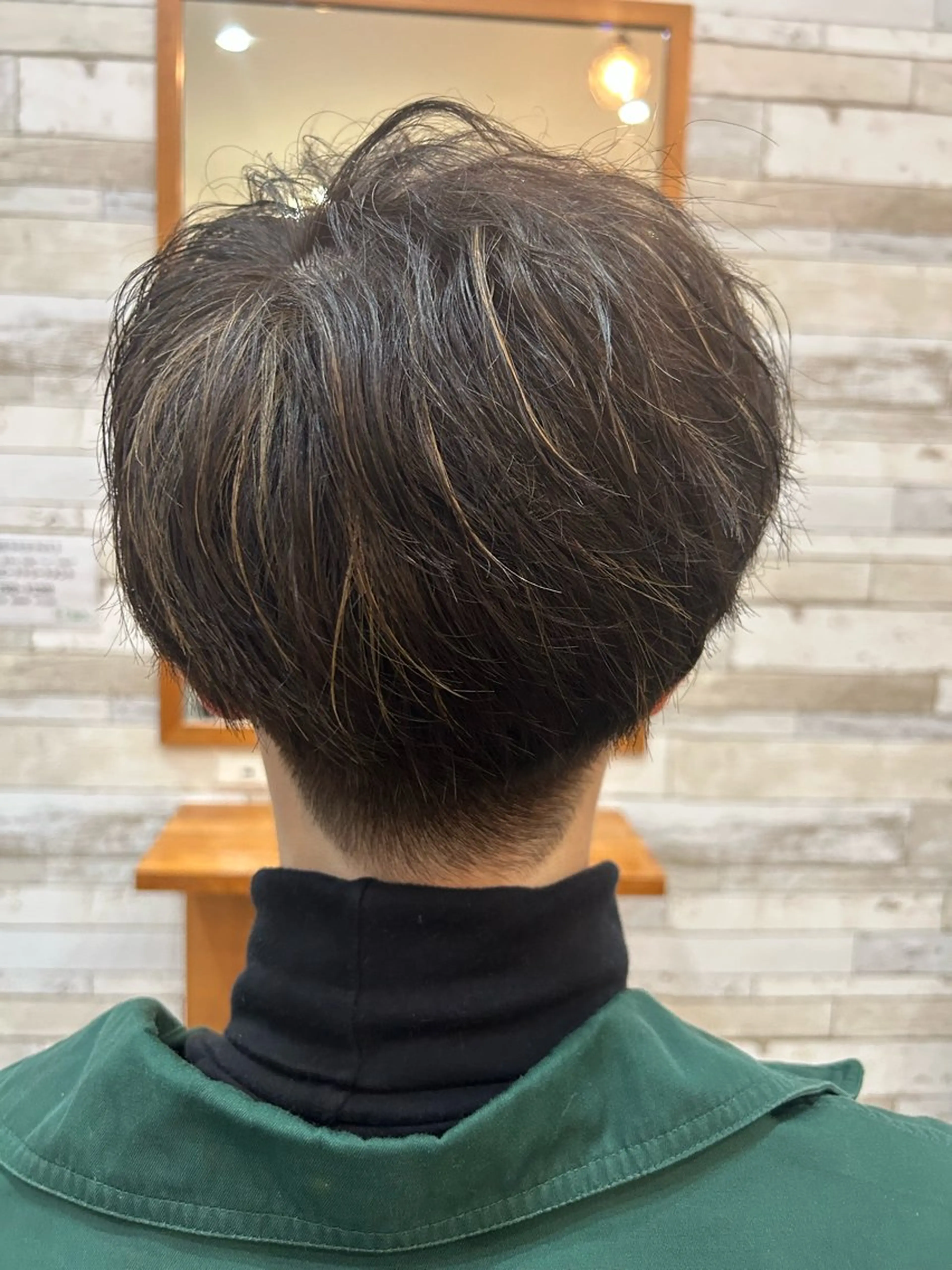 ハイライト＋カラー　肩まで3500円の写真