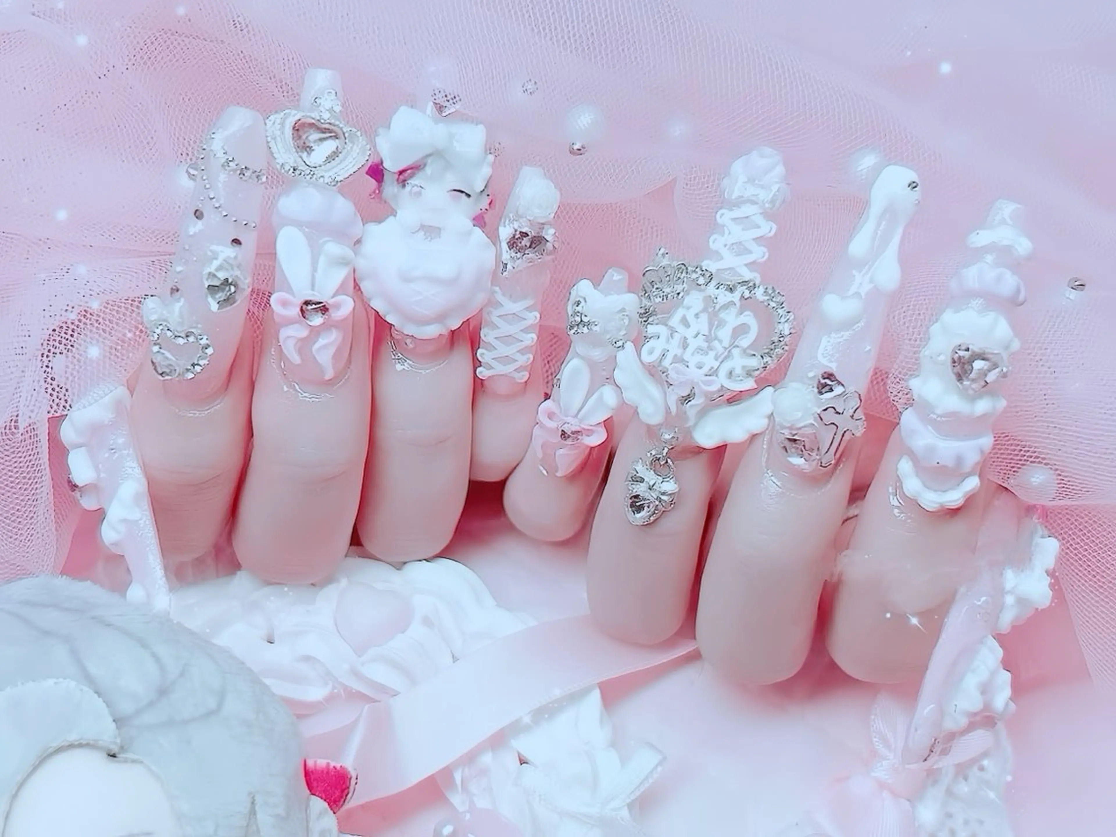 ネイル チークネイル フレンチネイル ガラスフレンチ グラデーション キラキラネイル ハンドネイル Rin Nail 新大久保店のネイルデザイン