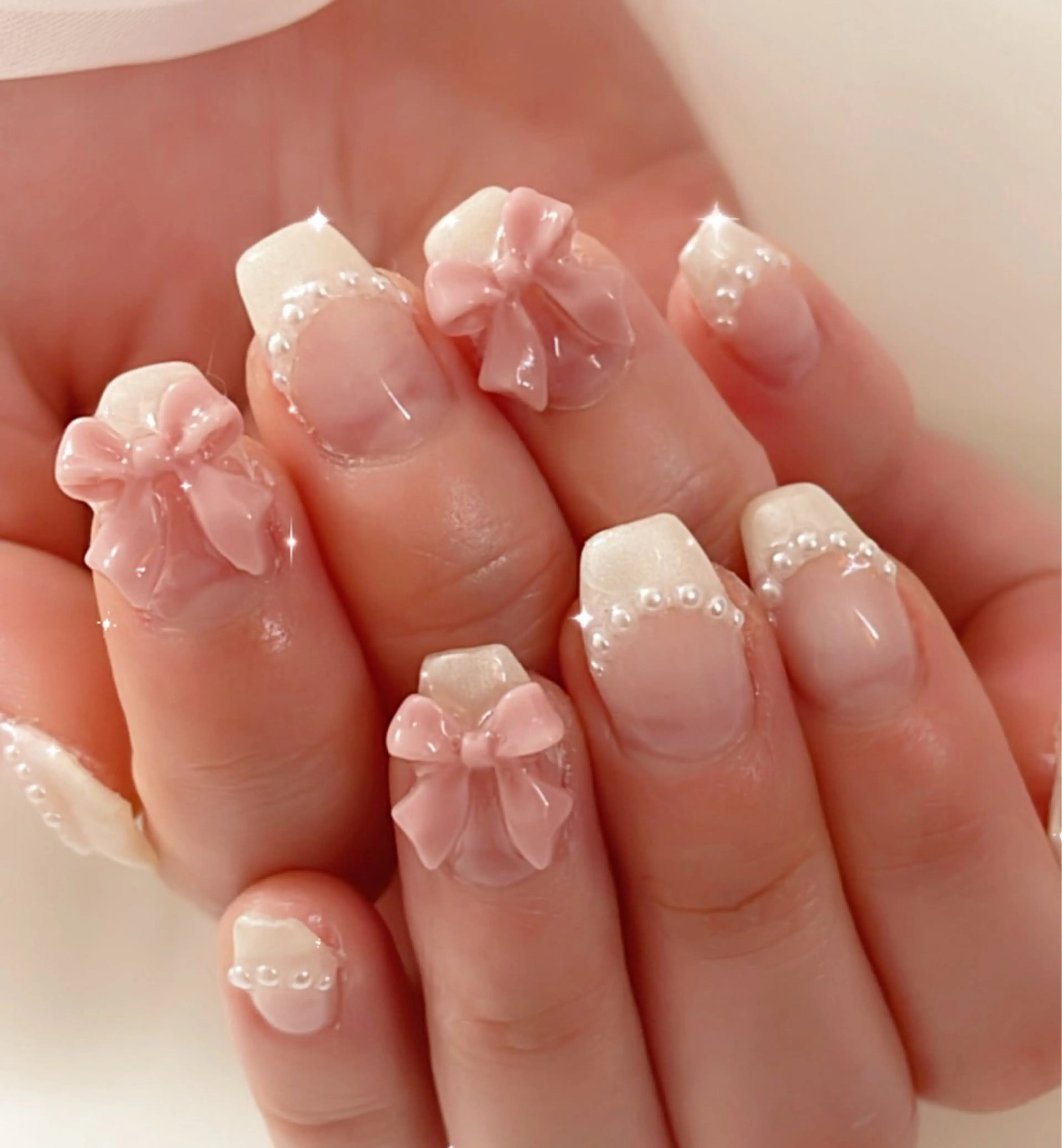 ネイル フレンチネイル リボン my room所属・my roomの眉毛・アイブロウイメージ