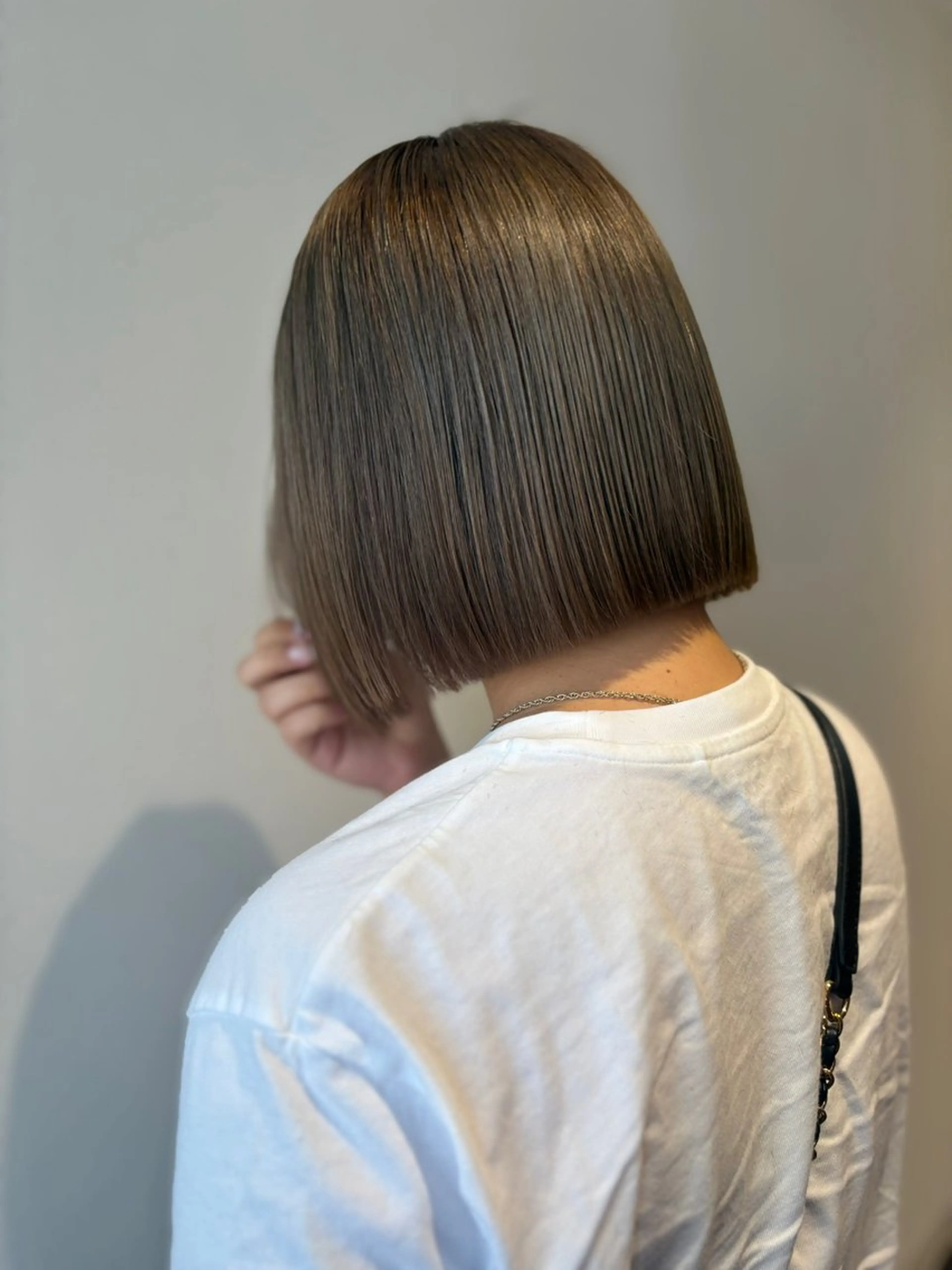 ミディアム 切りっぱなしボブ ボブ カット ヘアカラー boymeetsgirl所属・宮田 龍斗のヘアスタイル