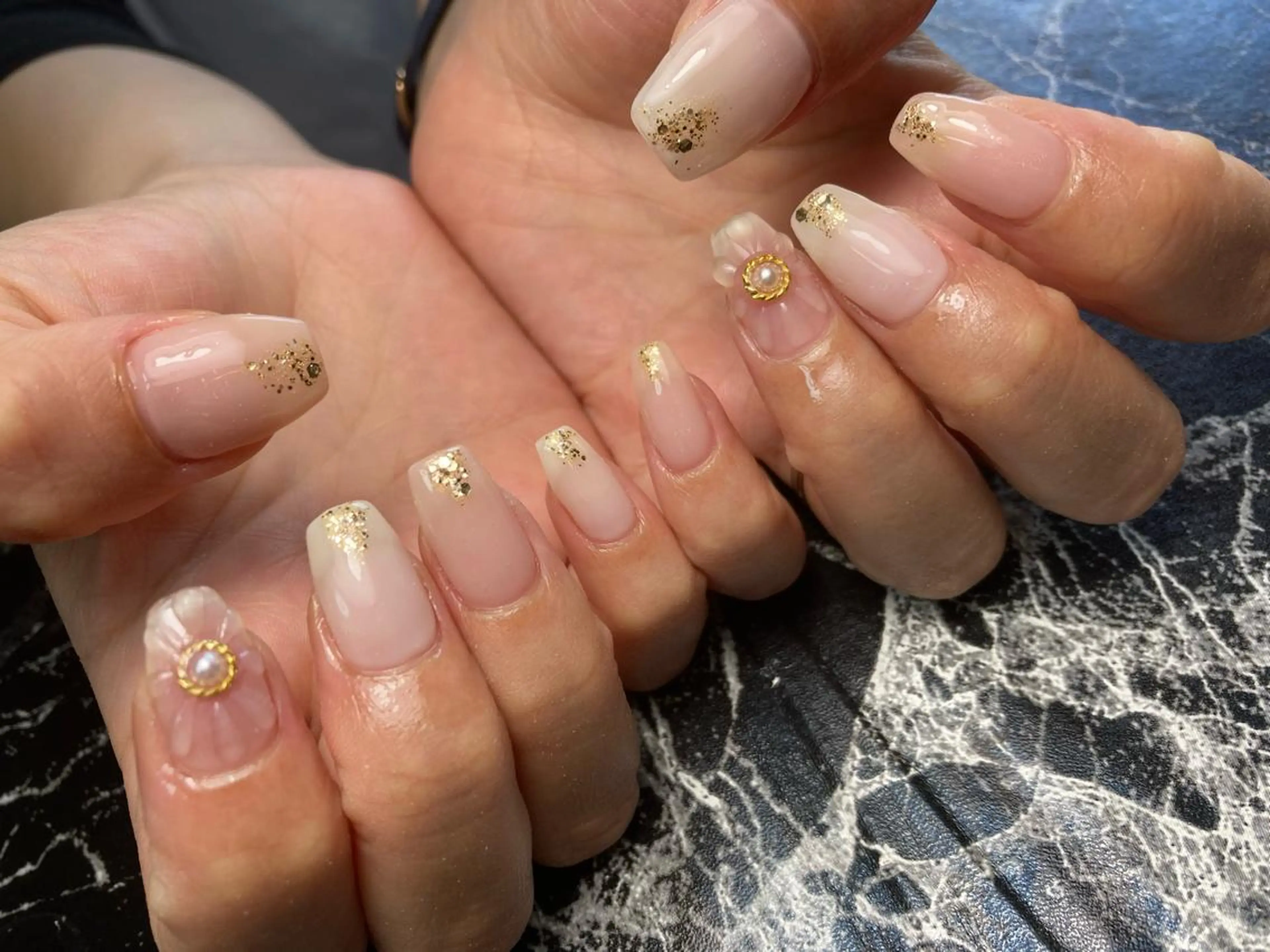 ミディアム ネイル ハンドネイル フットネイル ✴︎ Delightのネイルデザイン