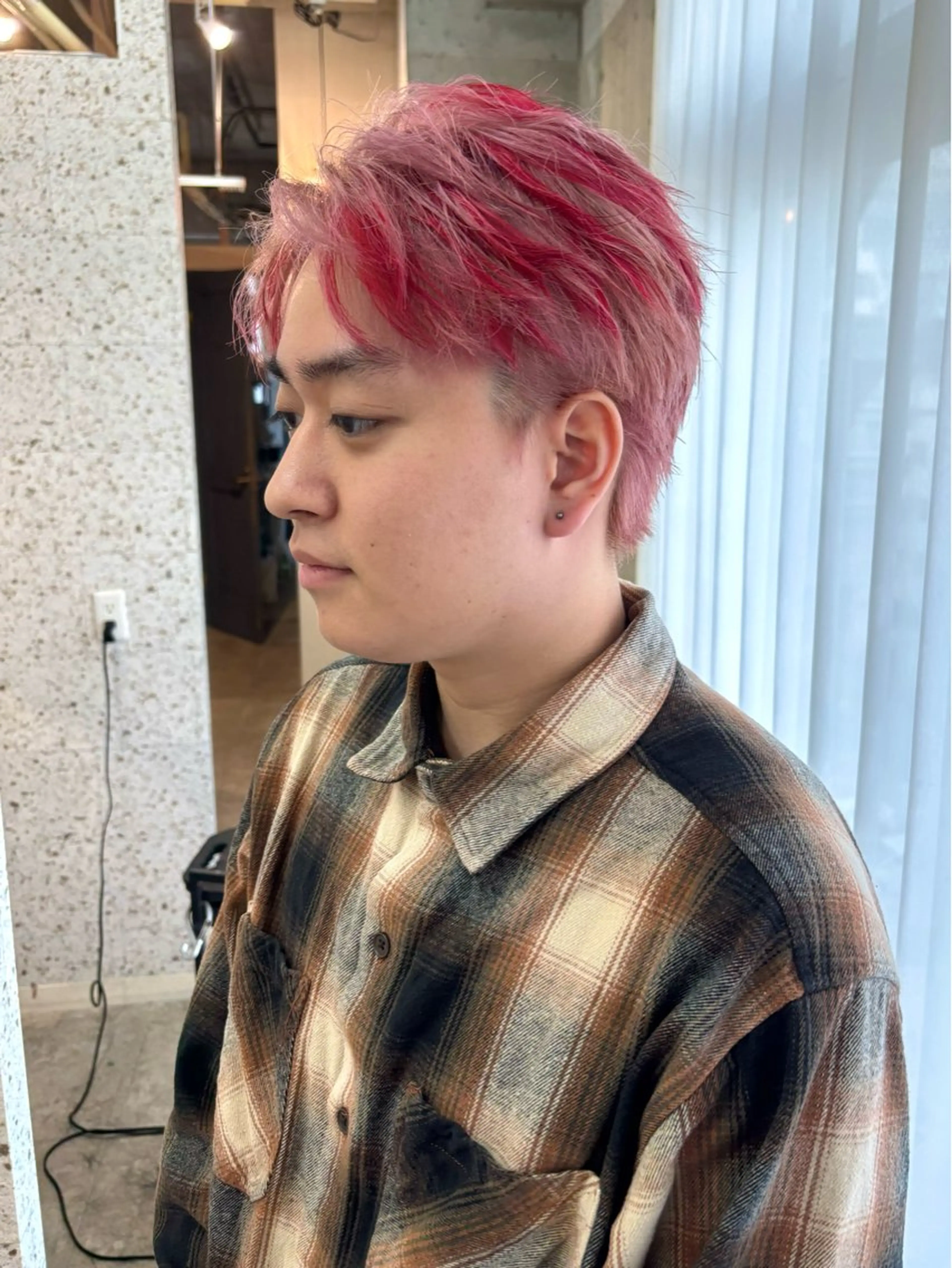 ミディアム カラー メンズ デザインカラー ピンクカラー レッドカラー ヘアカラー lani hair salon所属・SHOTO ハイトー ン/デザインカラーのヘアスタイル