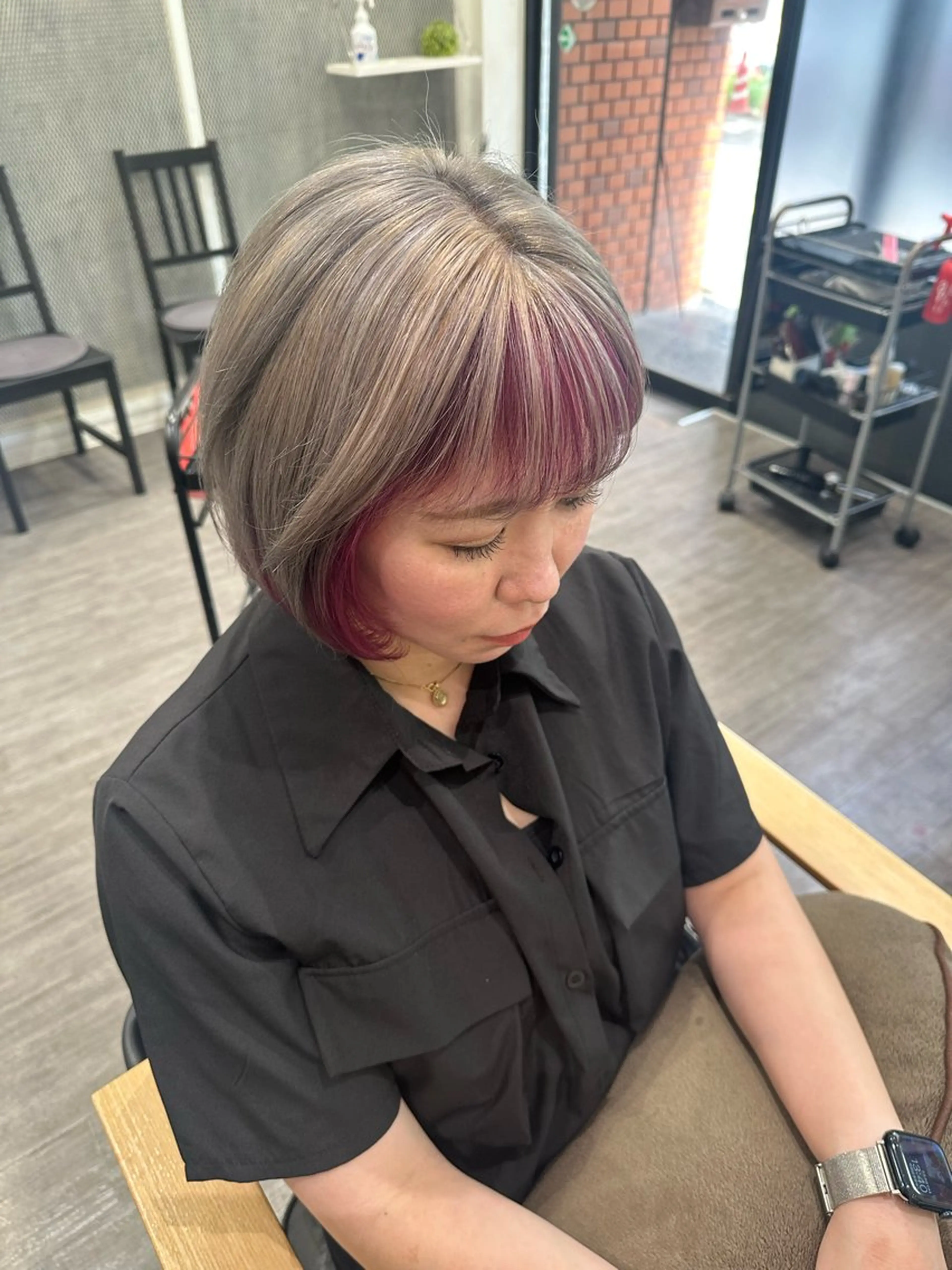 ショート カラー グレージュ ピンクカラー ローズカラー 艶髪レイヤー上田 紗也🇰🇷💗のヘアスタイル