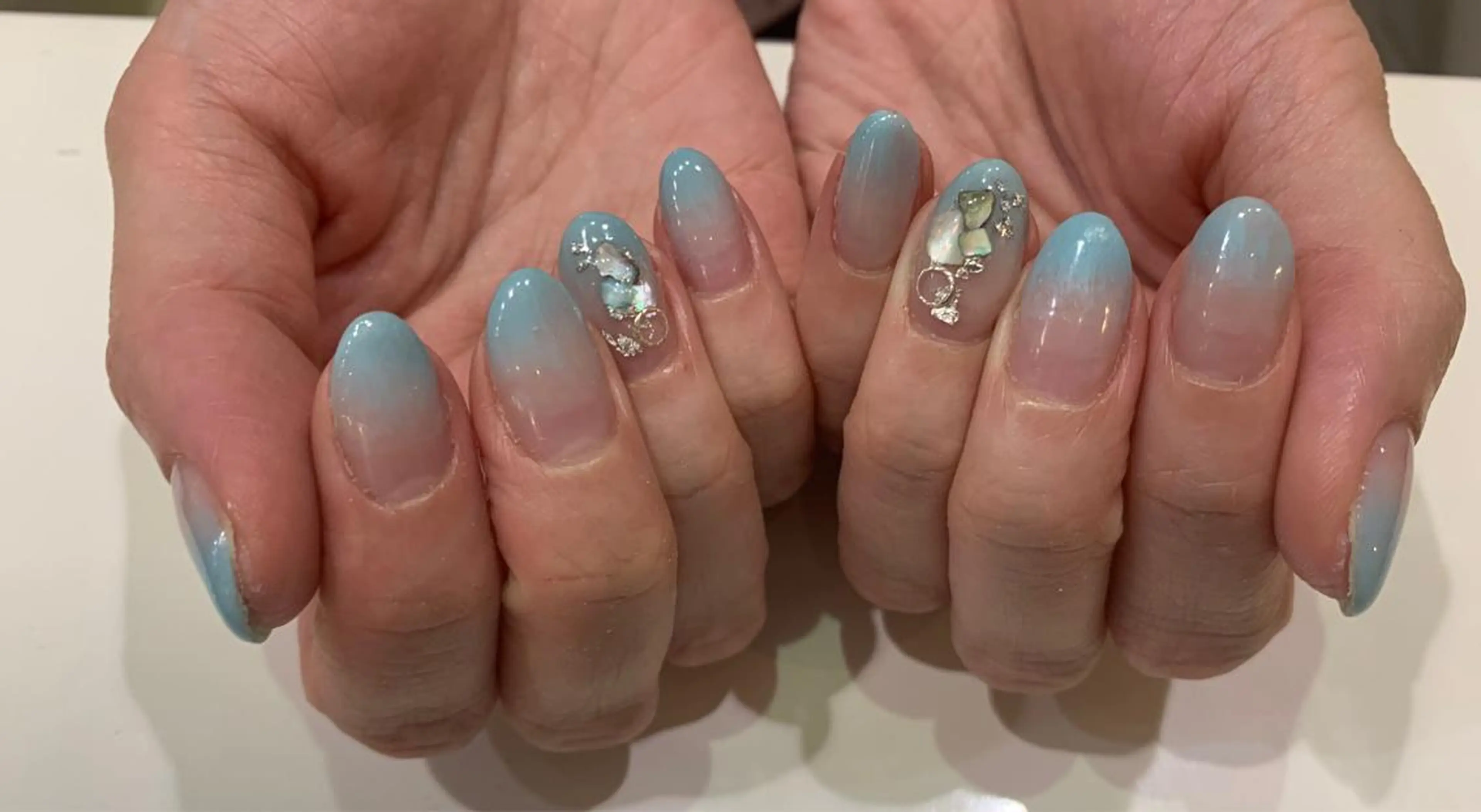 ネイル 12nail所属・大塚 彩沙のネイルデザイン