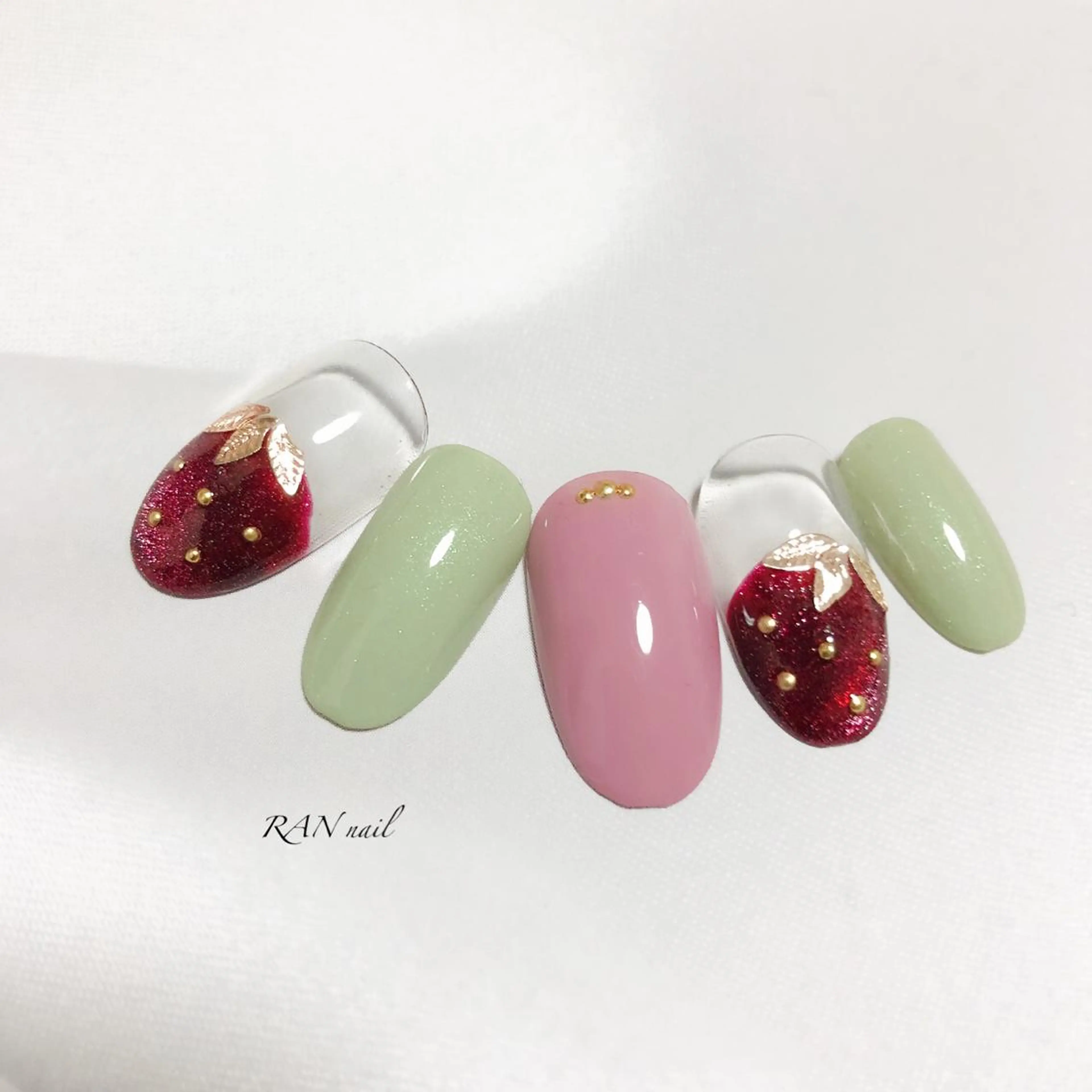 ネイル フットネイル グリーン オフィスネイル ピンク 春ネイル ハンドネイル フットネイル RAN nail 〜ランネイル〜所属・RAN nailのネイルデザイン