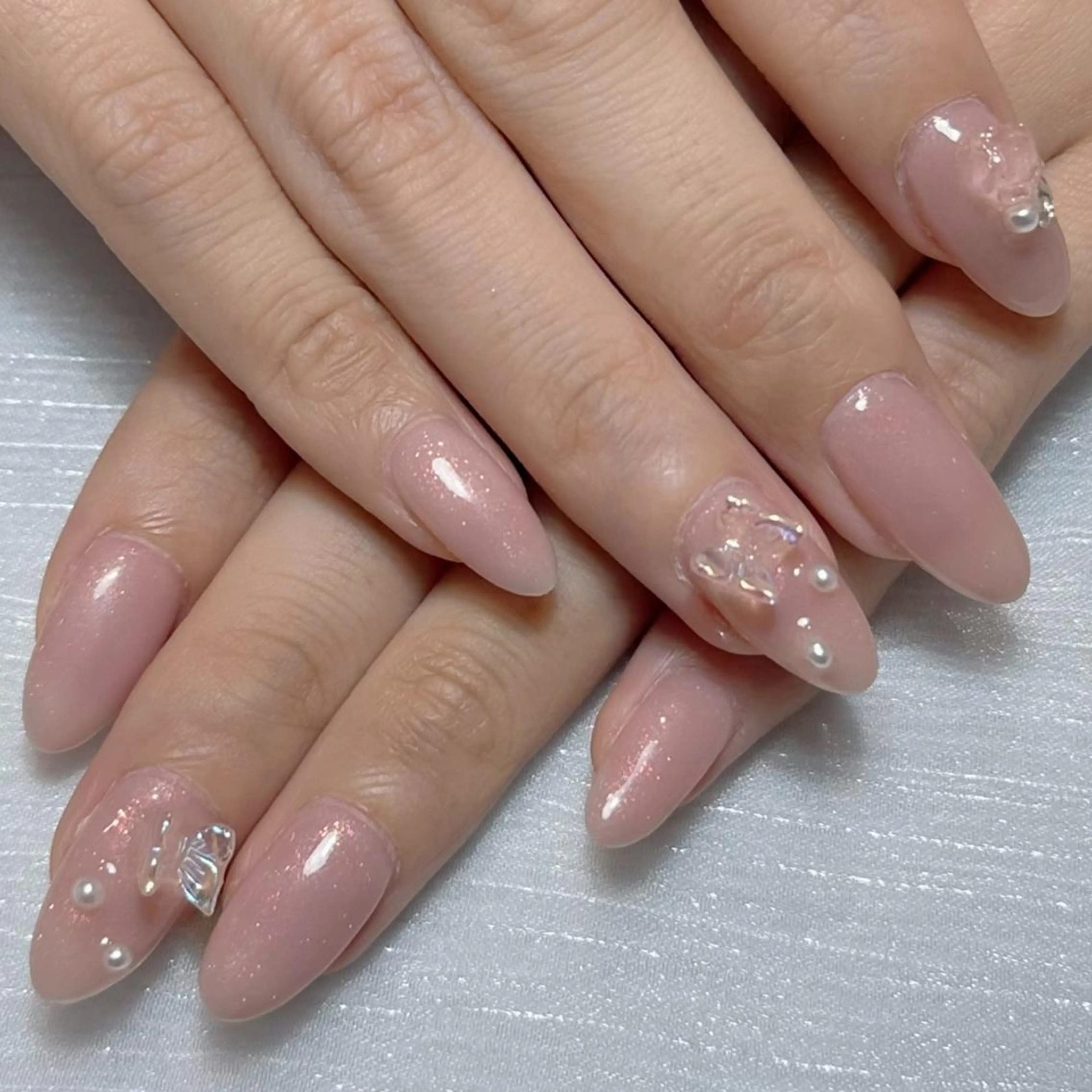 ネイル アートネイル オーロラネイル ガーリー キラキラネイル 韓国ネイル ハンドネイル DIANMOND NAIL🌸のネイルデザイン
