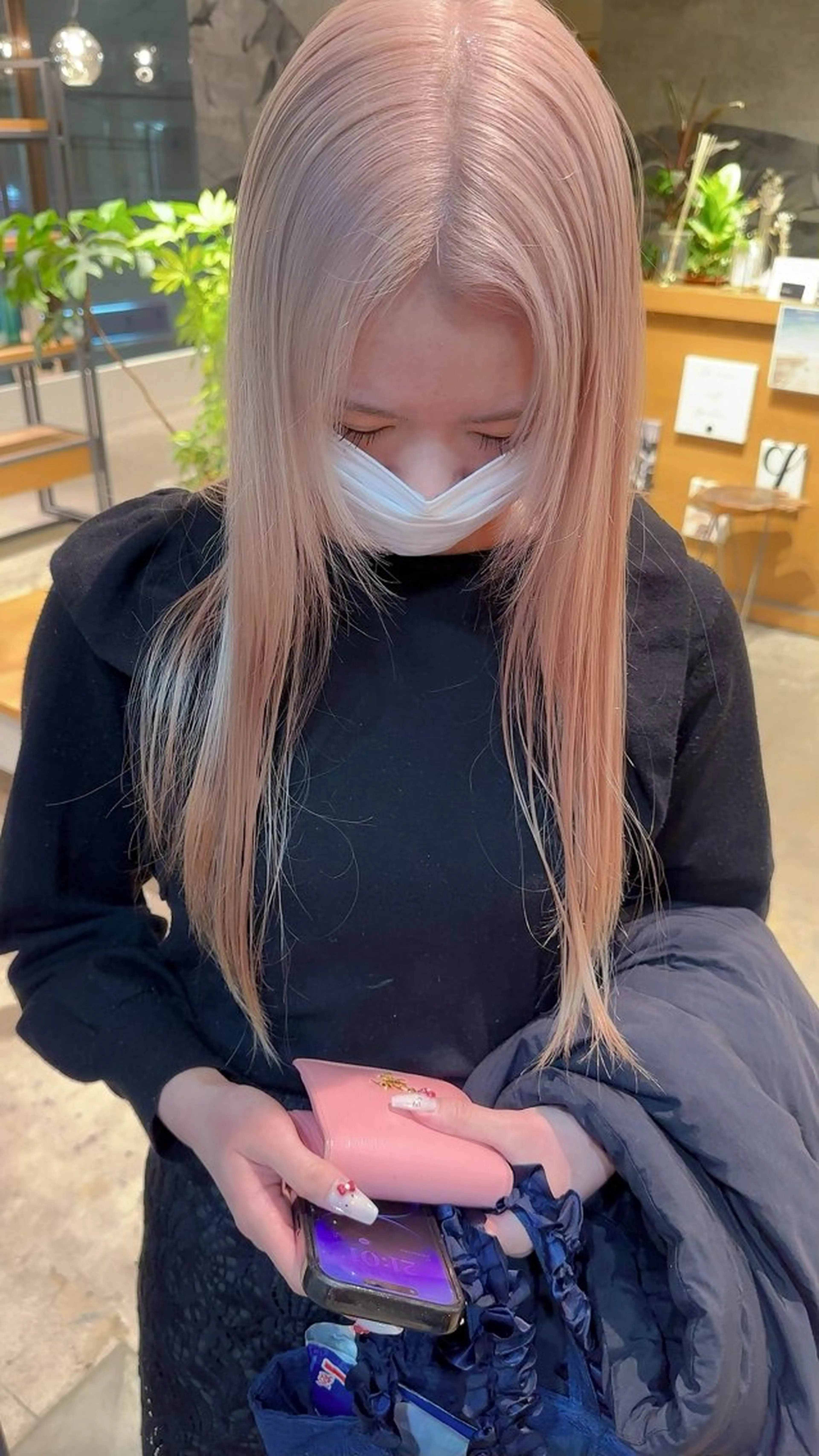 ロング カラー ベージュカラー ピンクカラー ピンクベージュ ホワイトピンク ホワイトピンクベージュ ヘアカラー AIRI 🐈‍⬛のヘアスタイル