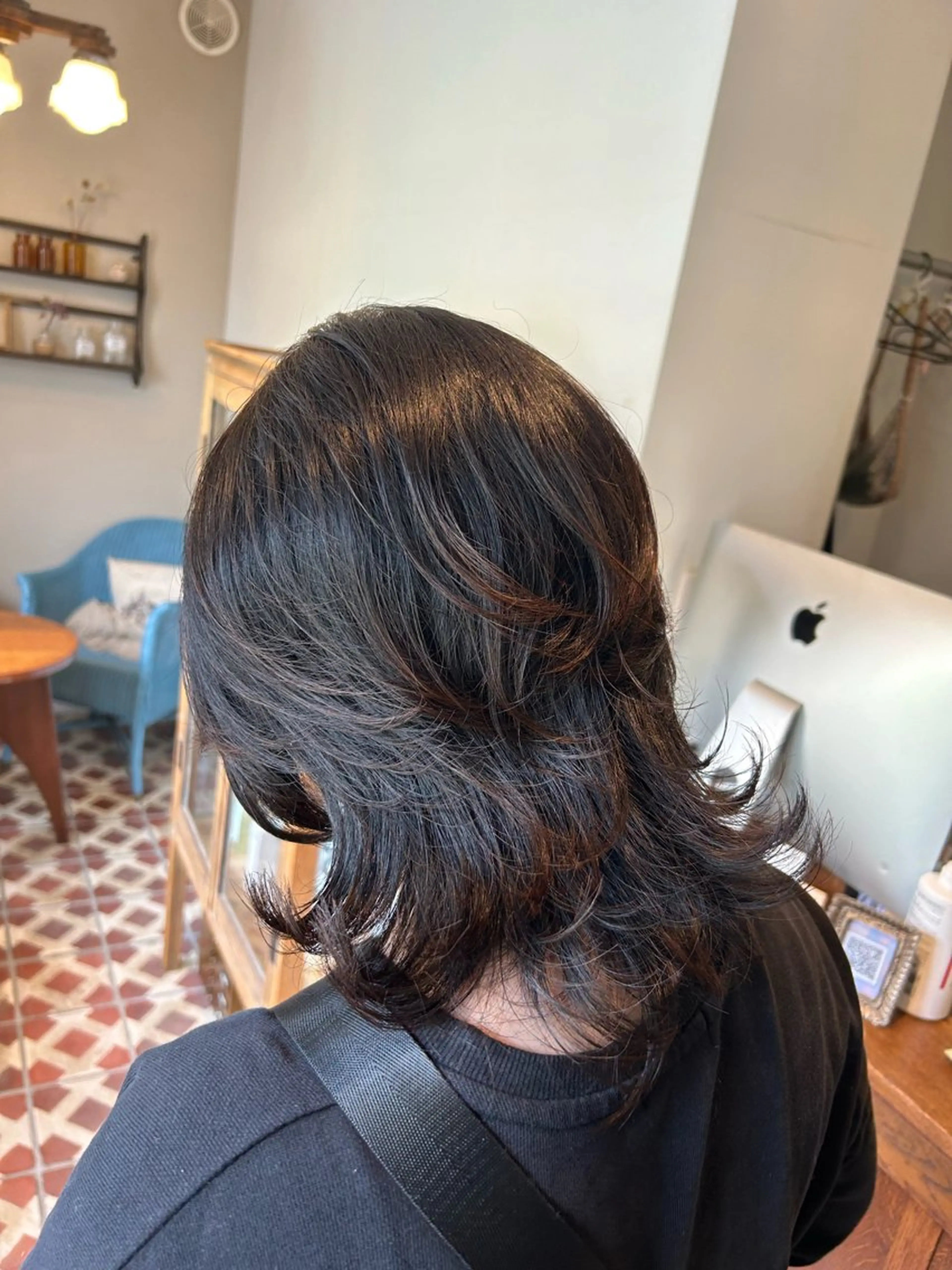 ミディアム ウルフカット Masaki ブリーチカラーのヘアスタイル