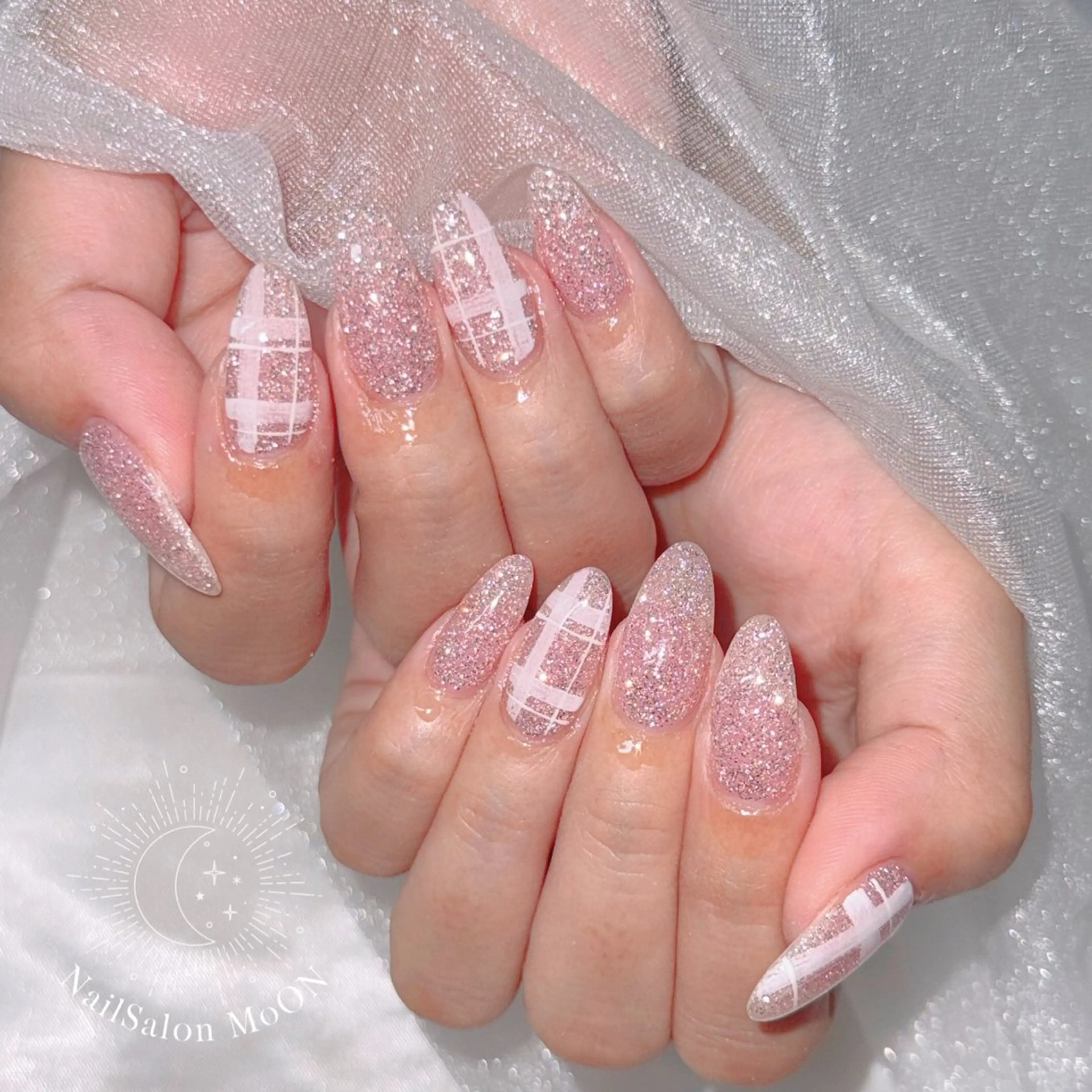 ネイル フラッシュネイル ラメ(グリッター) MoON...❤︎ MeGuのネイルデザイン