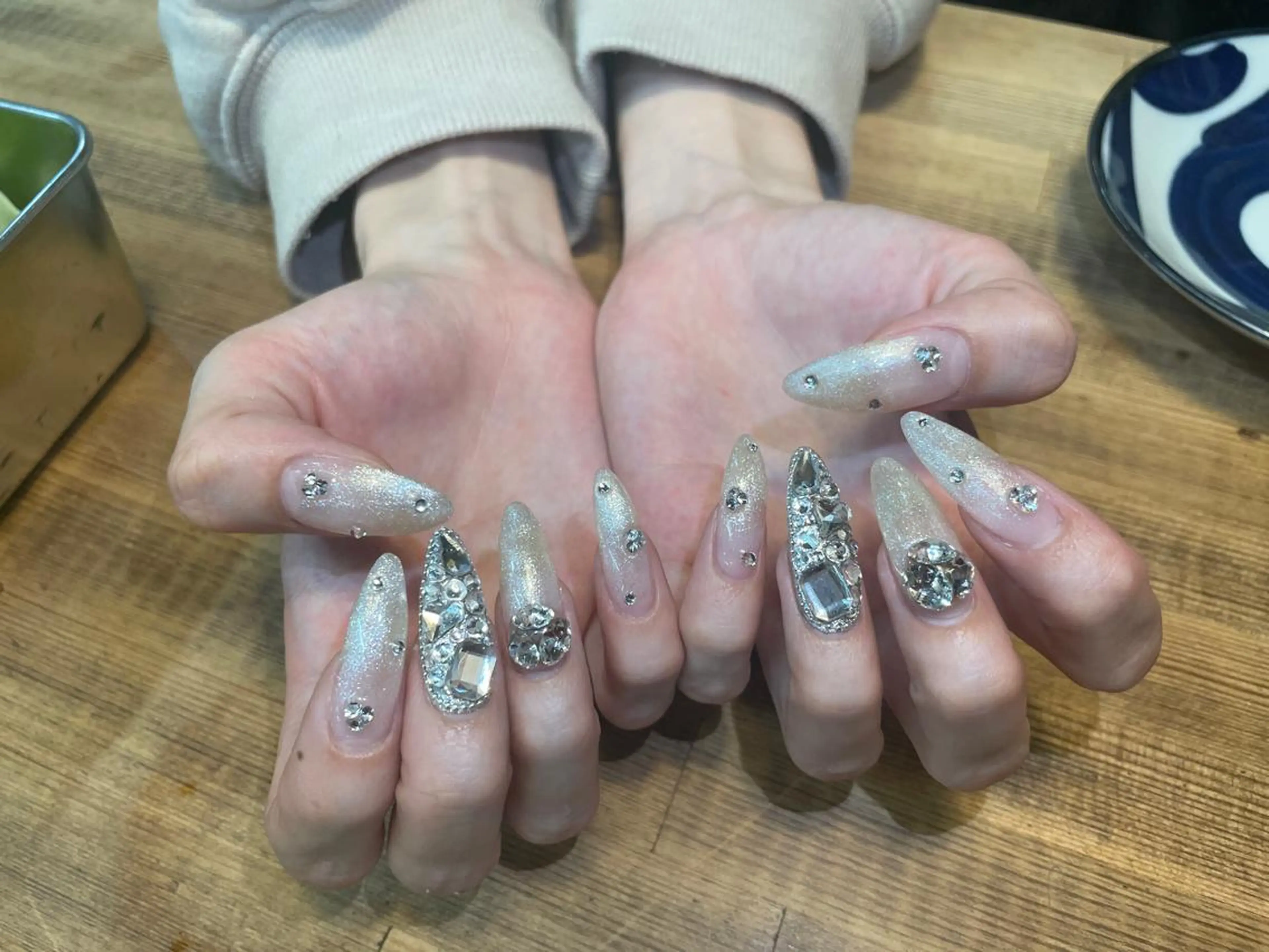 ネイル ラメ(グリッター) ラメグラデーション ホワイト ハンドネイル フットネイル Nail salon LuaRのネイルデザイン