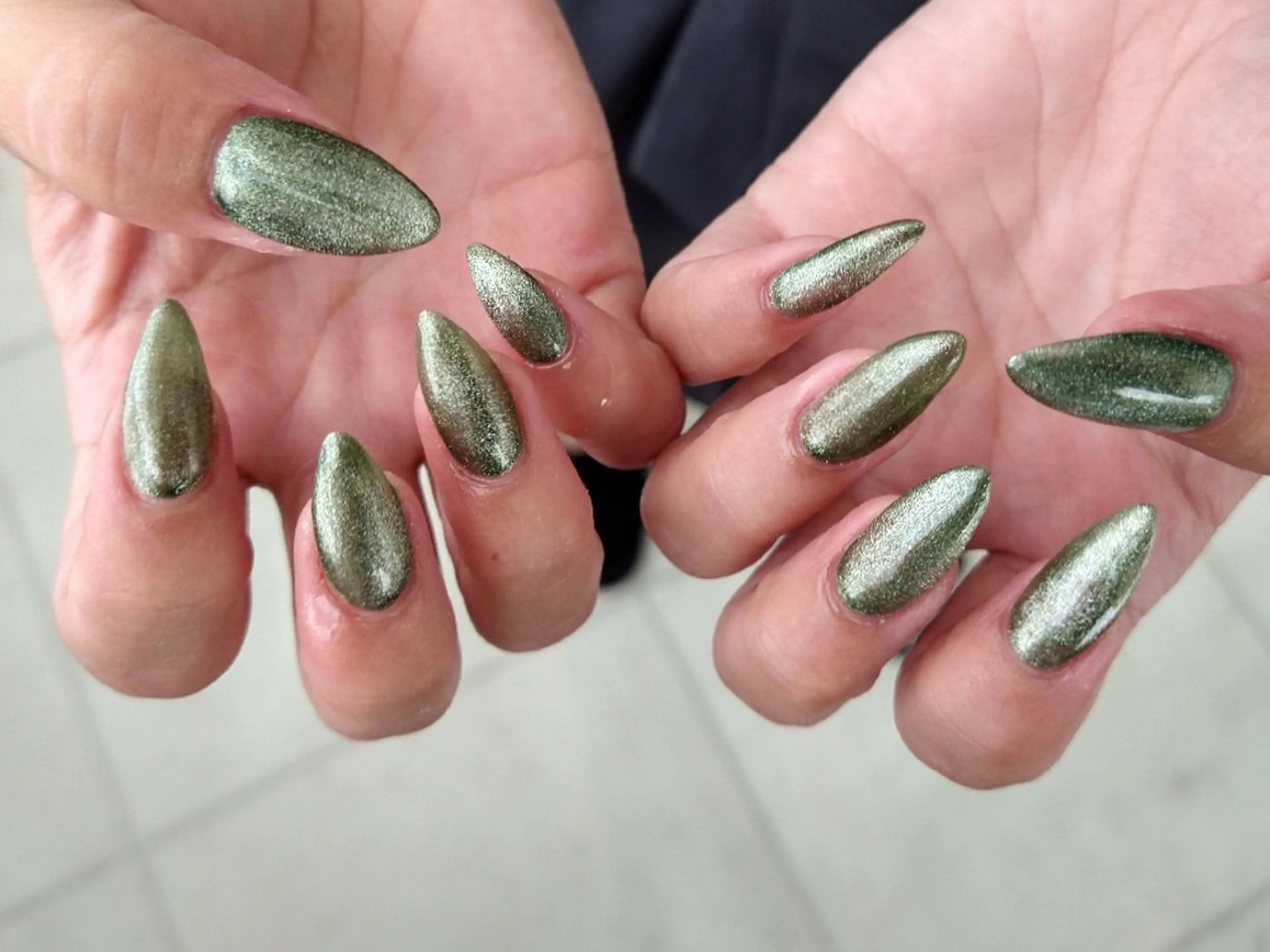 ネイル マグネットネイル 大須賀 つかさのネイルデザイン