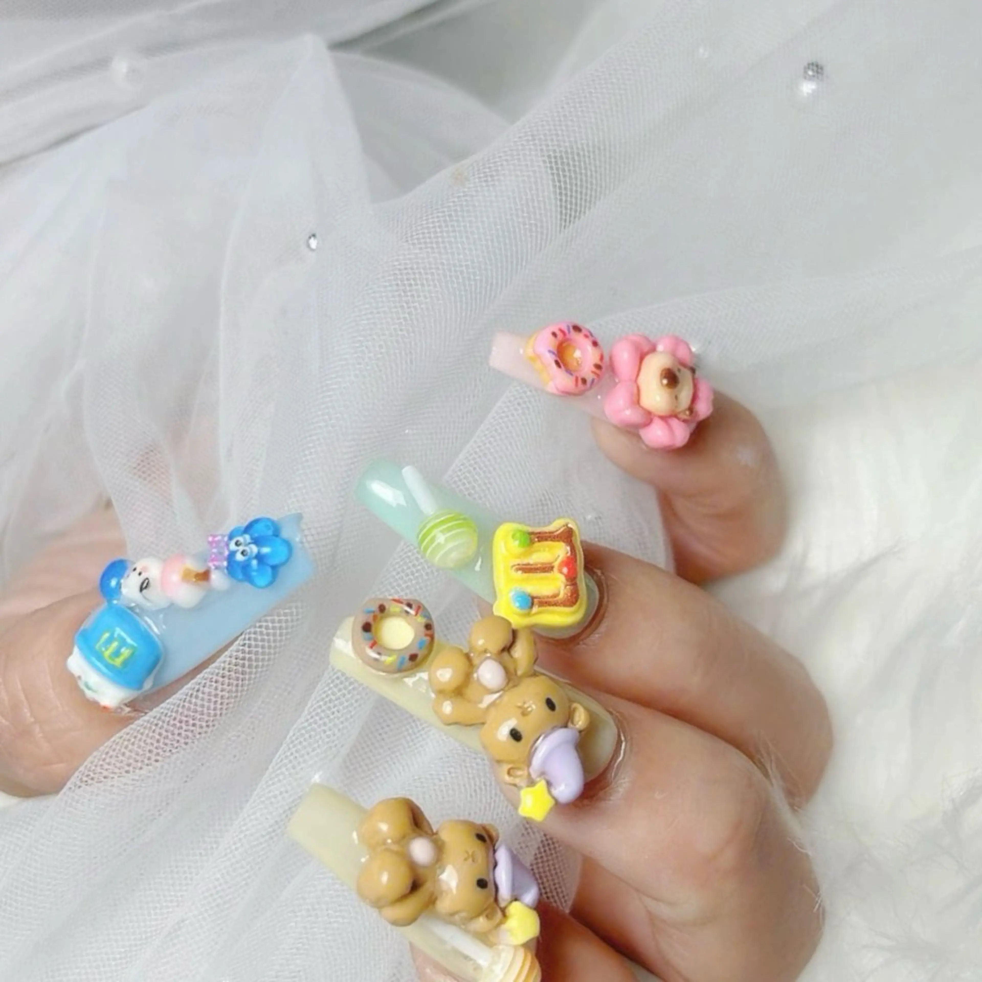 ネイル ボルドー チークネイル 成人式 フレンチネイル グラデーション ハンドネイル Lina nail所属・Luna 池袋のネイルデザイン