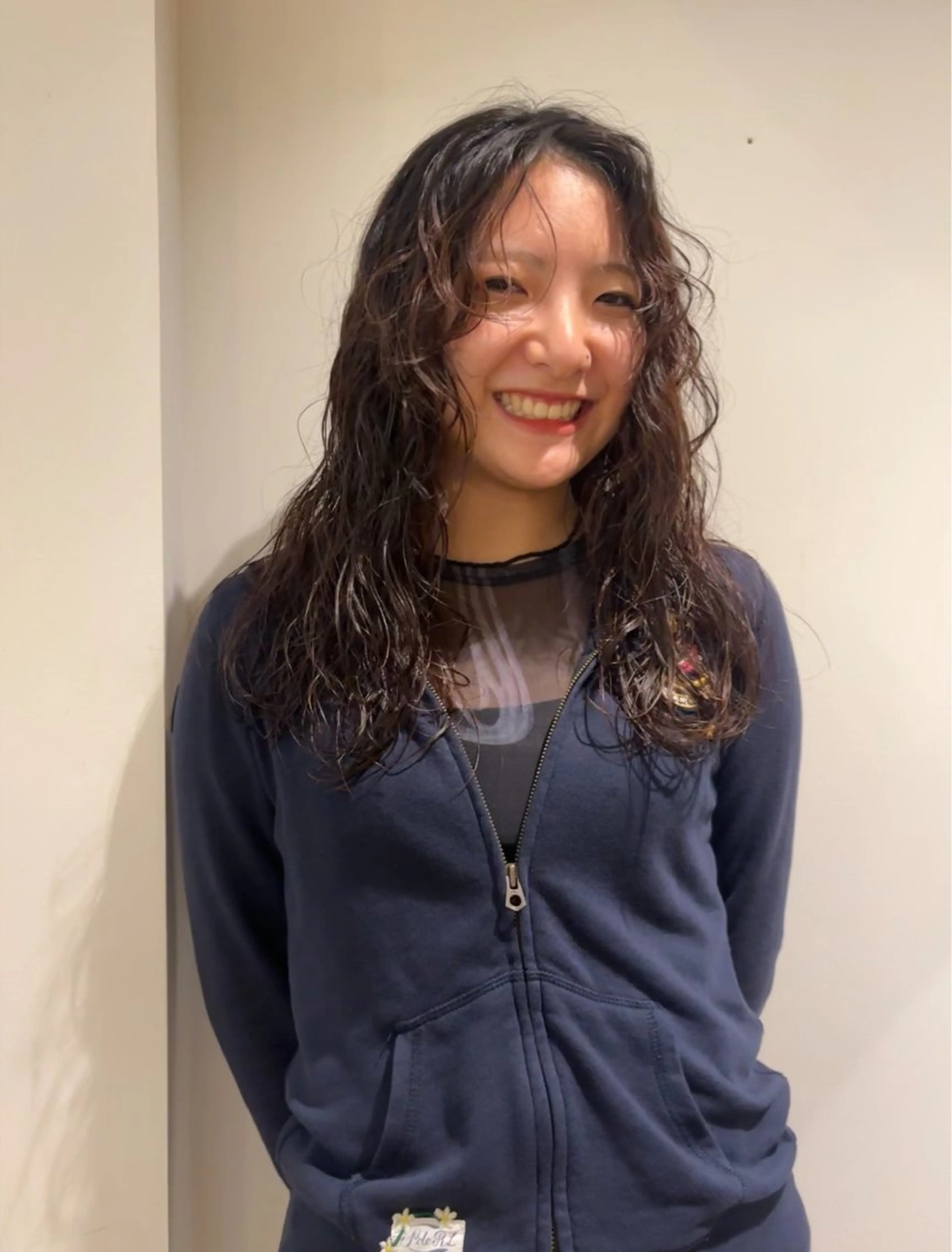 セミロング セミロングパーマ 津田 里菜のヘアスタイル