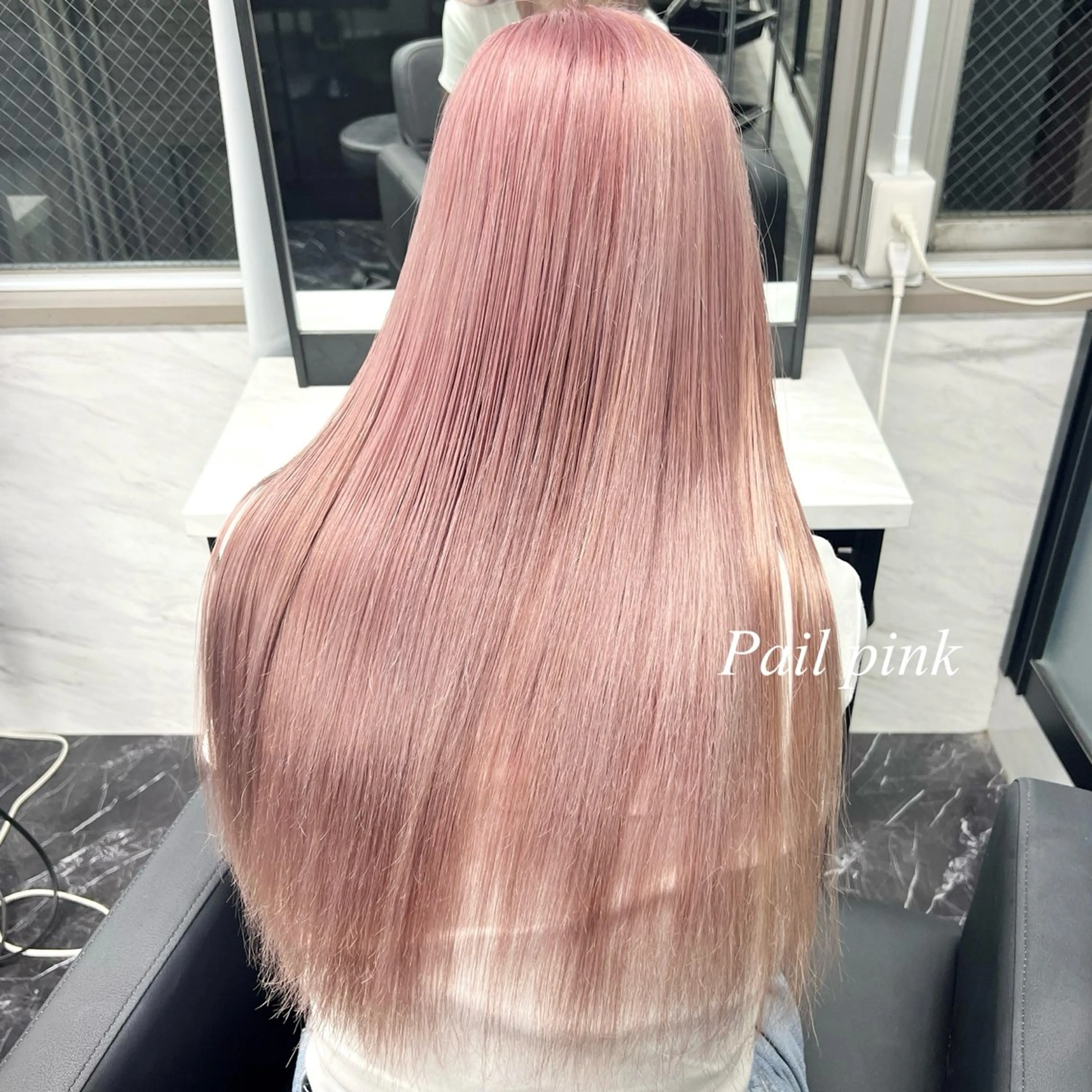 ロング カラー シールエクステ ハイトーンカラー エクステ ヘアカラー トリートメント シールエクステ特化 ハイトーン、NANAのヘアスタイル